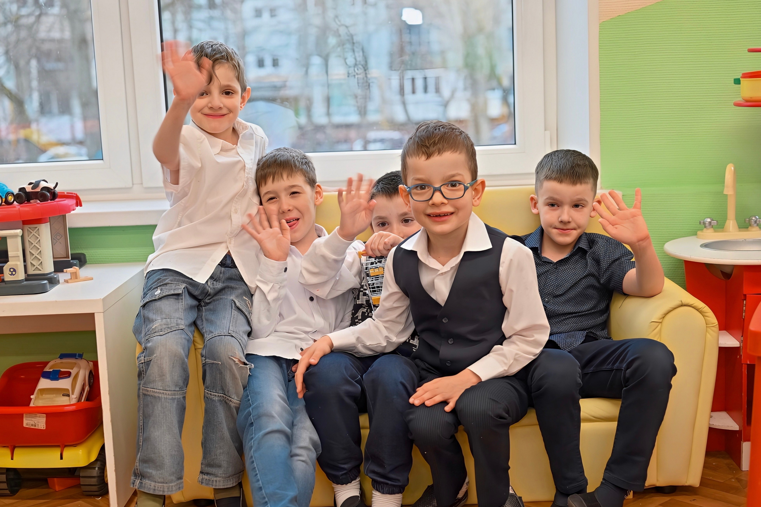 Праздник в группе Цветик семицветик. Семейный и детский фотограф Москва