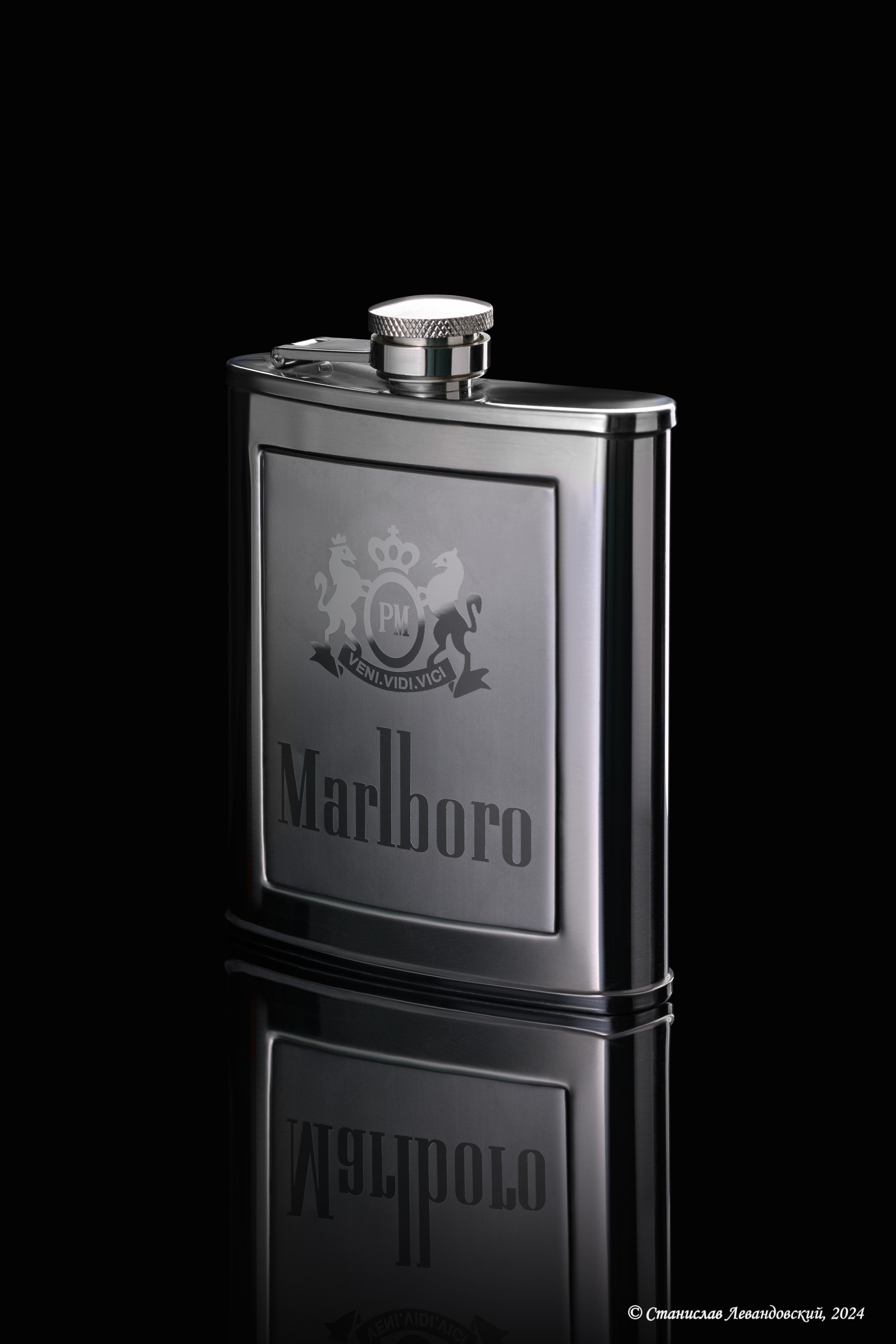 Предметы с глянцевой поверхностью. Предметный фотограф в Москве Станислав Левандовский