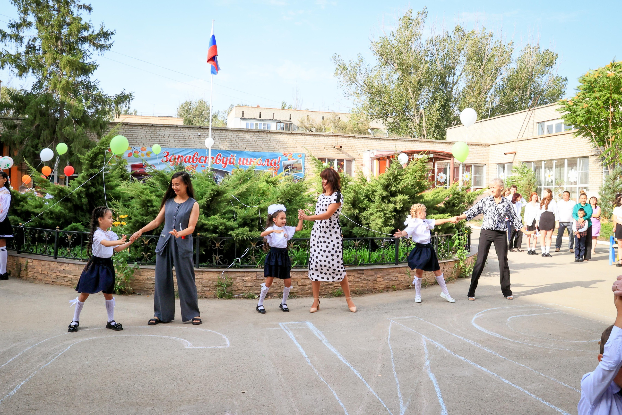ШКОЛА 1 СЕНТЯБРЯ. Свадебный фотограф — видеограф в г. Астрахань Екатерина Юмашева