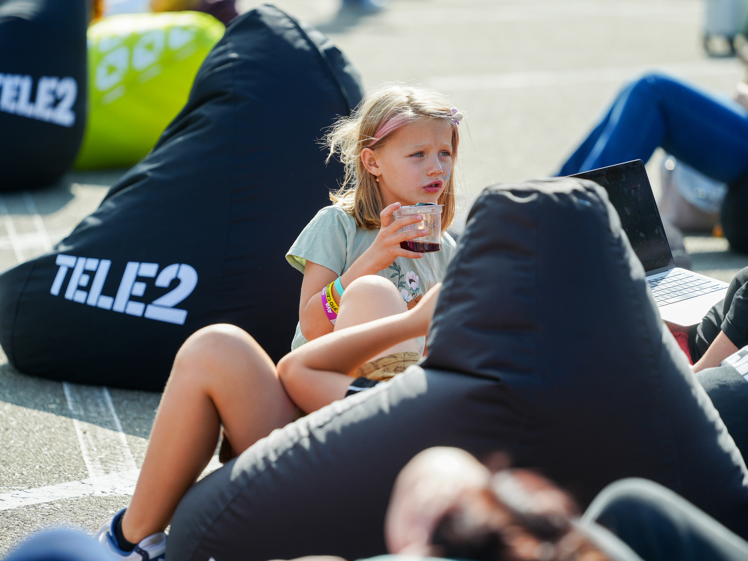 Фотоотчет партнерской интеграции для компании TELE2 на фестивале Ironstar. Репортажный фотограф в Красной Поляне и Сочи Павлюченко Екатерина