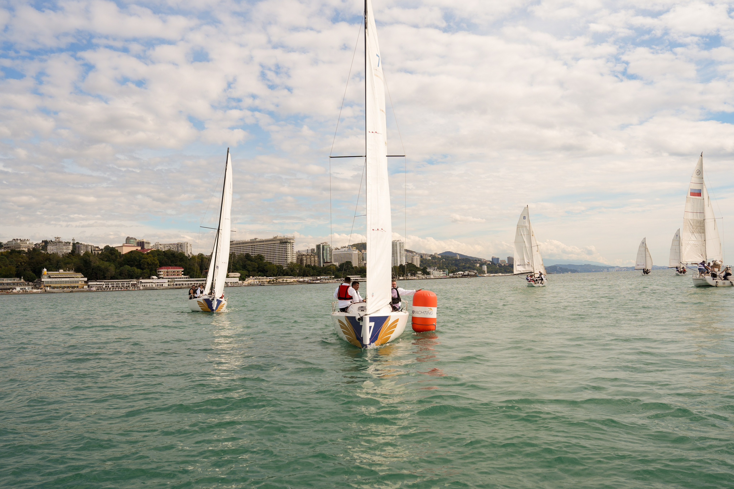 Яхтенная регата для компании Агрегатка. Репортажный фотограф в Красной Поляне и Сочи Павлюченко Екатерина