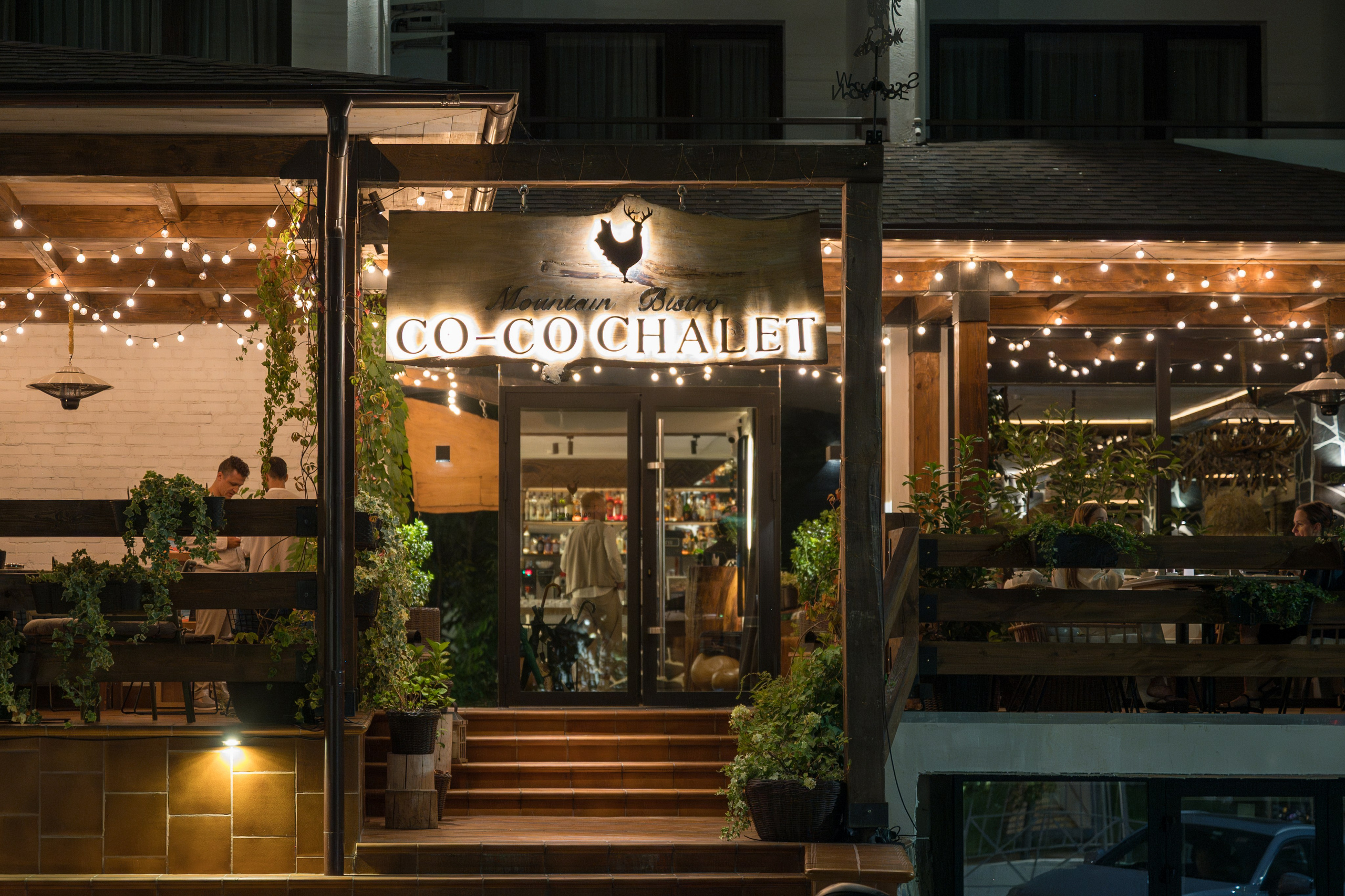 Гастрономический ужин в ресторане Co-Co Chalet. Репортажный фотограф в Красной Поляне и Сочи Павлюченко Екатерина