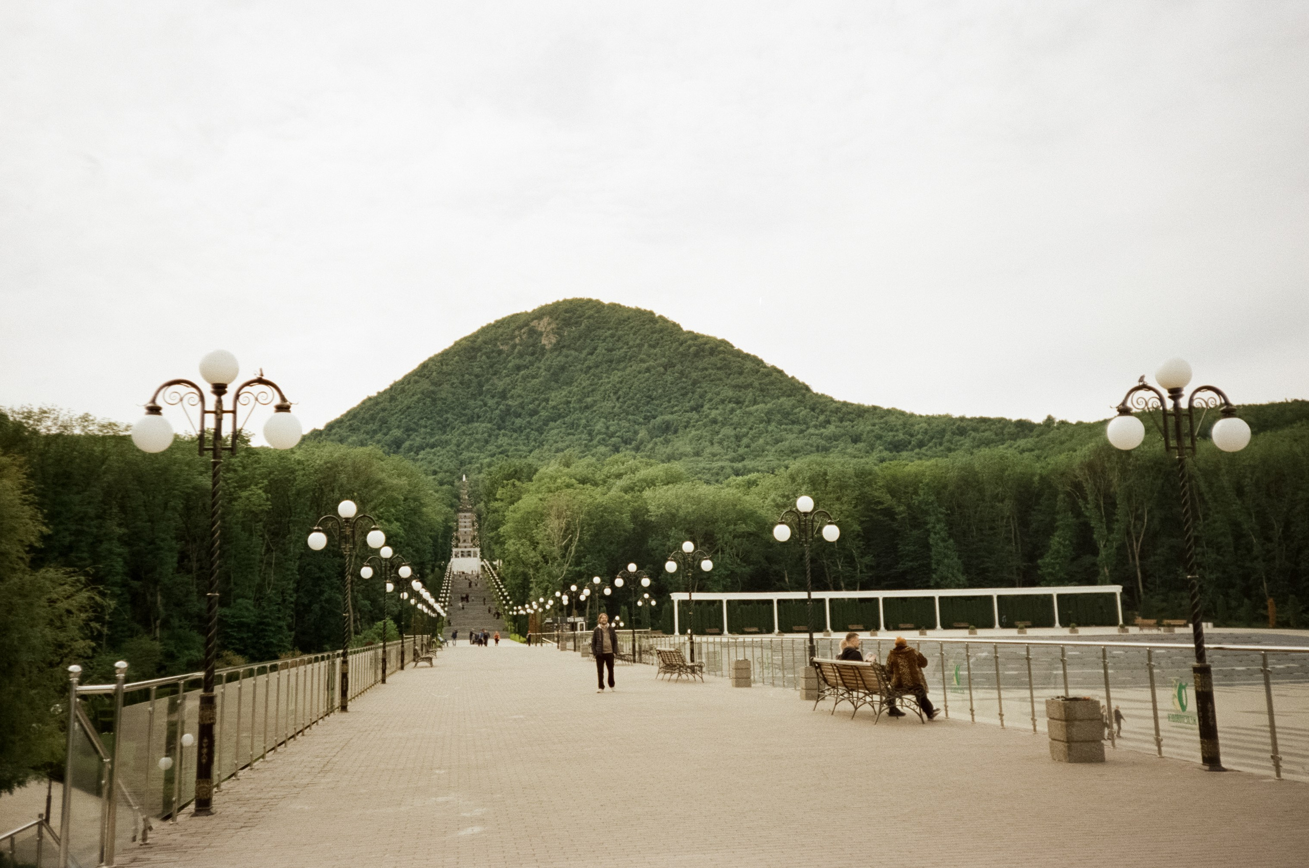 Железноводск: парк, Пушкинская галерея, Каскадная лестница и CofFerrum. Фотограф-документалист Мария Осокина