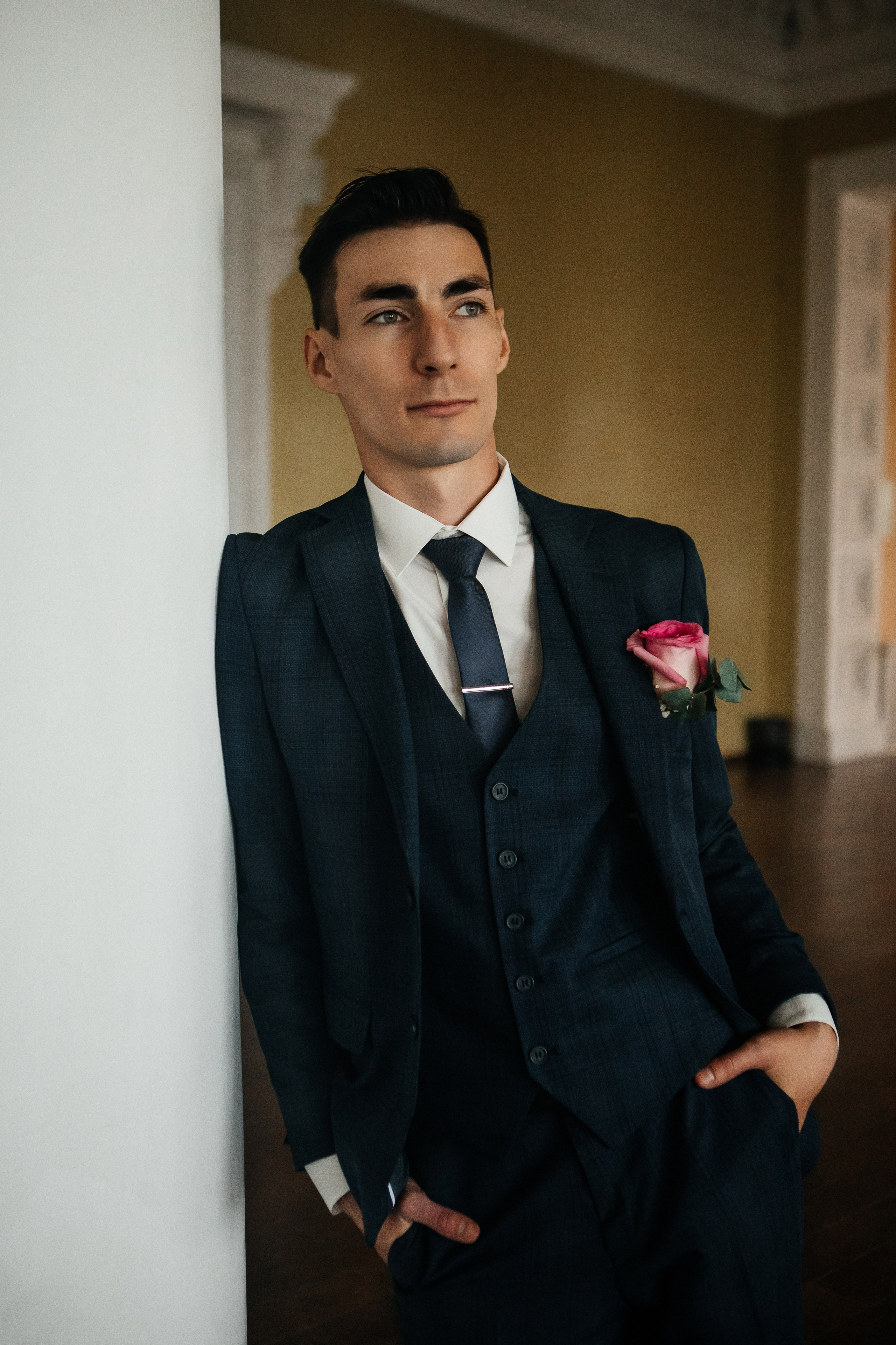 Евгения и Николай утренние сборы. Свадебный фотограф Виктория Чуйко Магнитогорск. Визуал для бизнеса