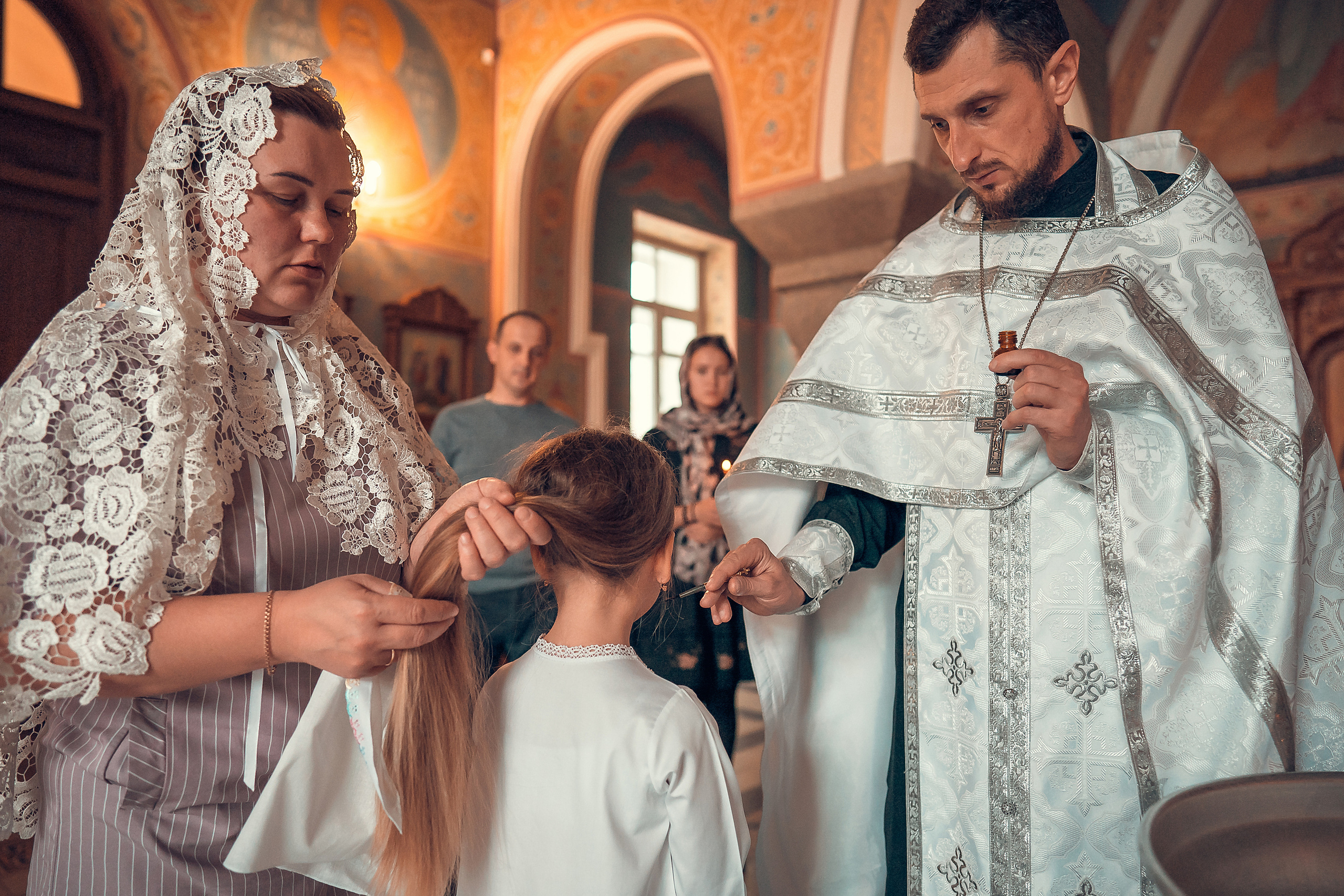 ТАИНСТВО КРЕЩЕНИЯ КАРИНЫ ХРАМ ИОАННА ПРЕДТЕЧИ. Фотограф на Крещение и Венчание в Красноярске Рамазанова Юлия
