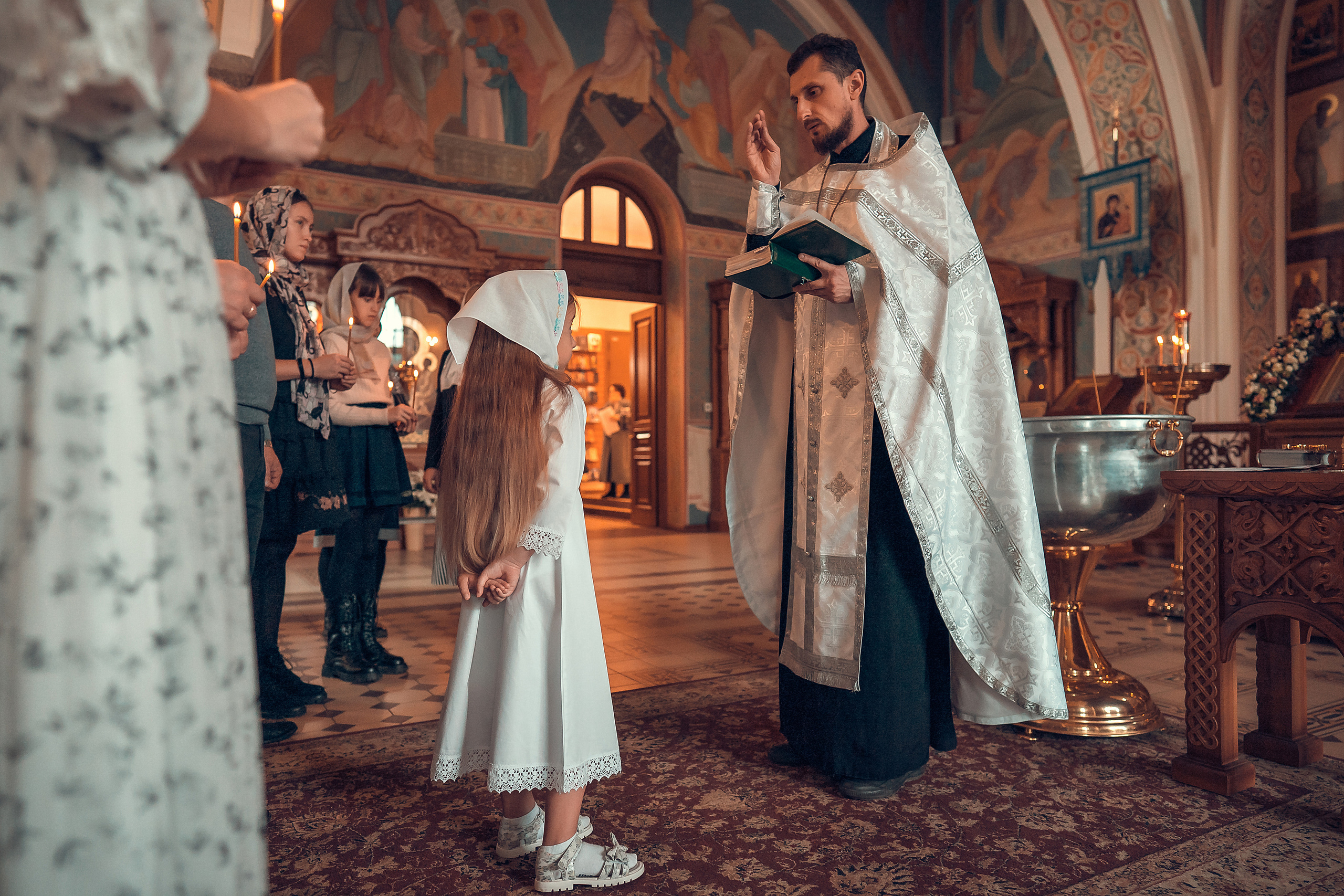 ТАИНСТВО КРЕЩЕНИЯ КАРИНЫ ХРАМ ИОАННА ПРЕДТЕЧИ. Фотограф на Крещение и Венчание в Красноярске Рамазанова Юлия