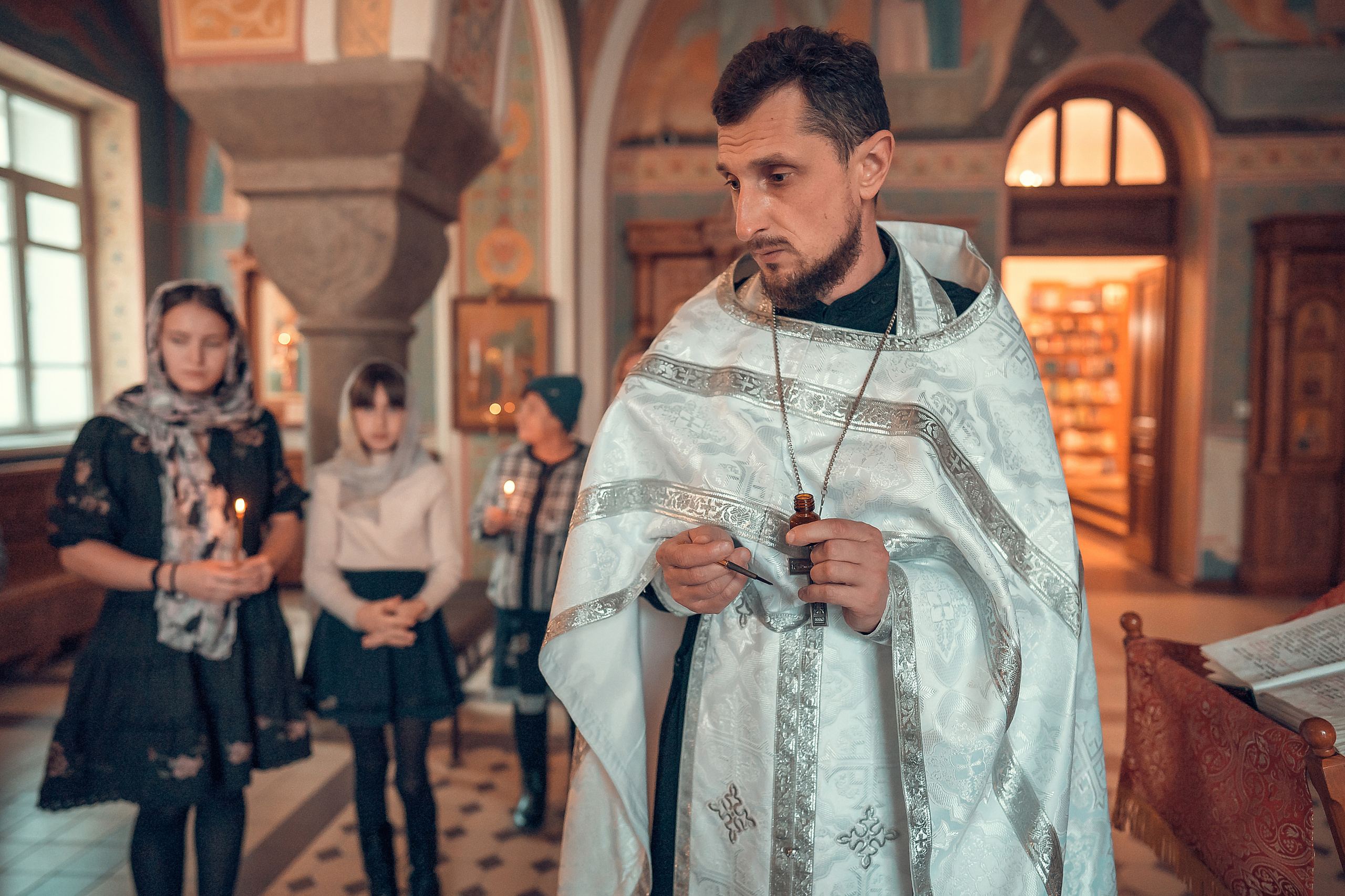 ТАИНСТВО КРЕЩЕНИЯ КАРИНЫ ХРАМ ИОАННА ПРЕДТЕЧИ. Фотограф на Крещение и Венчание в Красноярске Рамазанова Юлия