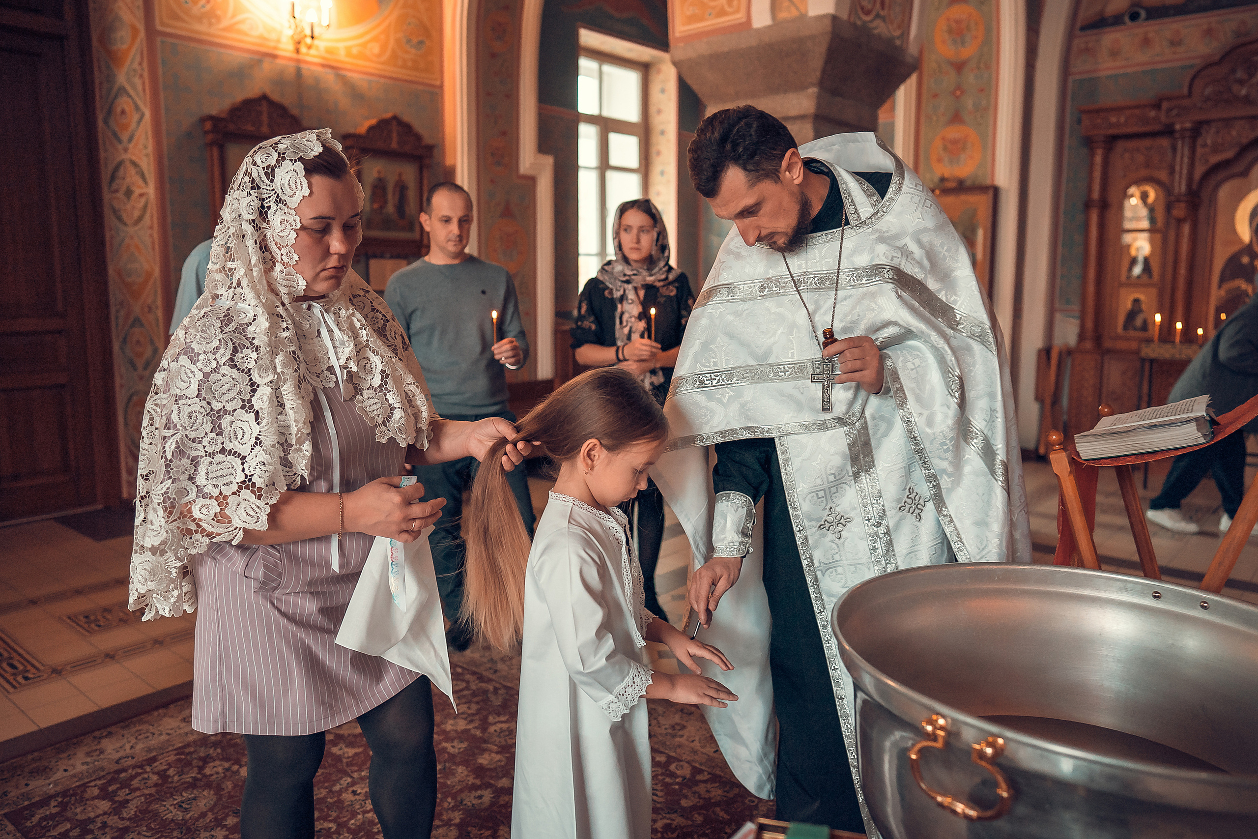 ТАИНСТВО КРЕЩЕНИЯ КАРИНЫ ХРАМ ИОАННА ПРЕДТЕЧИ. Фотограф на Крещение и Венчание в Красноярске Рамазанова Юлия