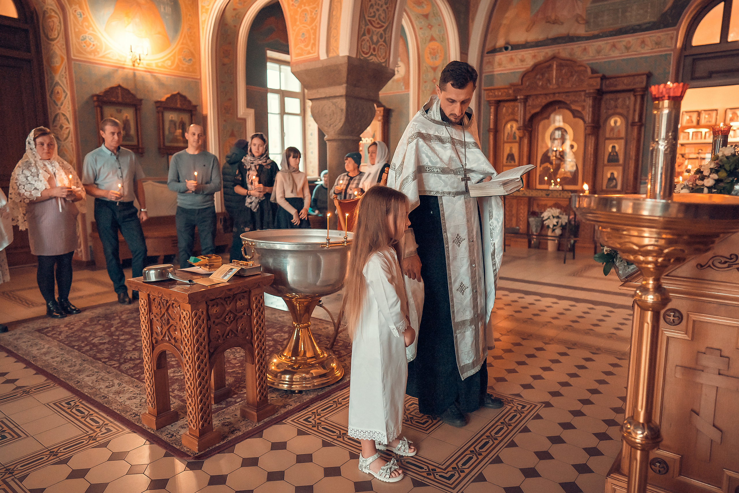 ТАИНСТВО КРЕЩЕНИЯ КАРИНЫ ХРАМ ИОАННА ПРЕДТЕЧИ. Фотограф на Крещение и Венчание в Красноярске Рамазанова Юлия