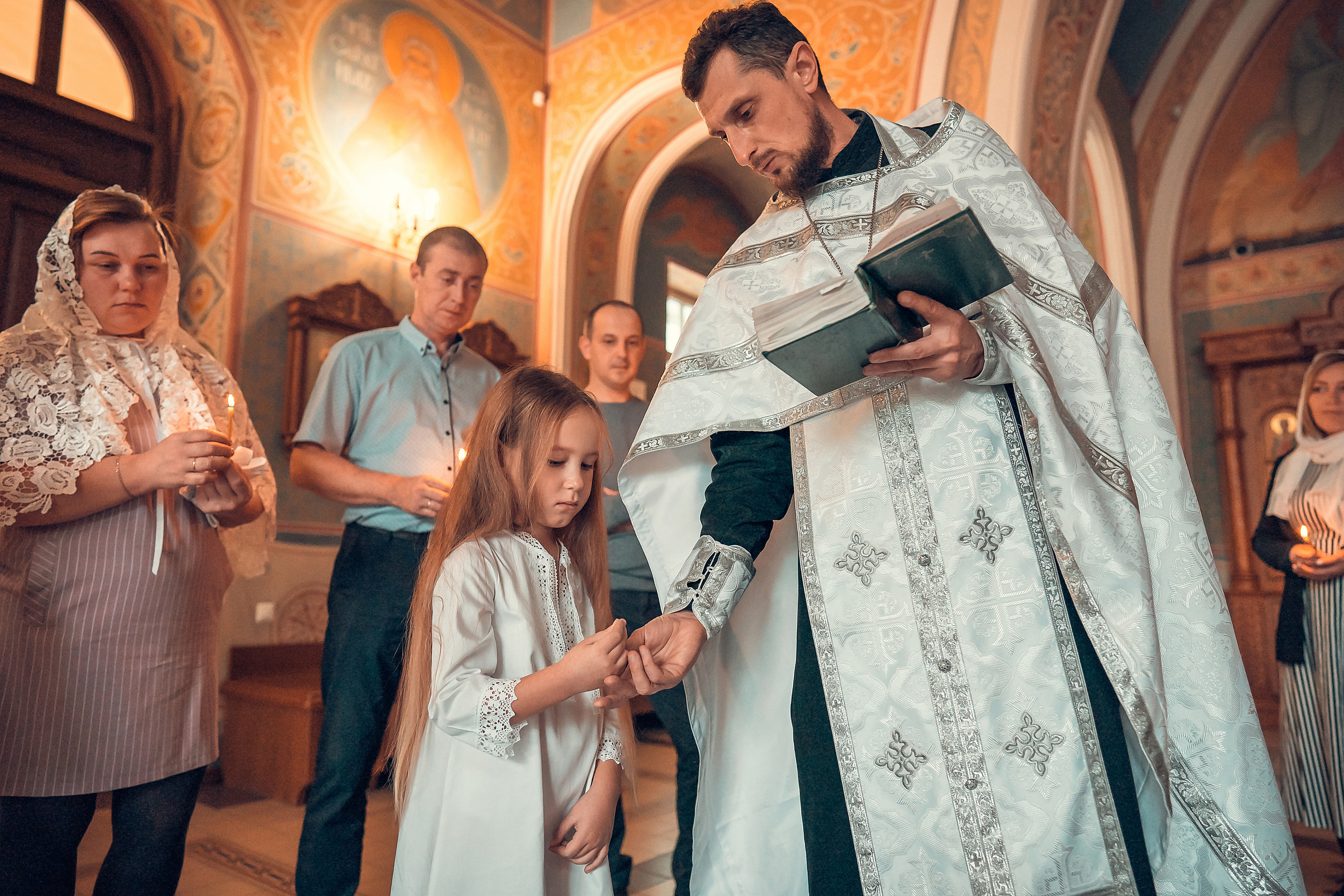 ТАИНСТВО КРЕЩЕНИЯ КАРИНЫ ХРАМ ИОАННА ПРЕДТЕЧИ. Фотограф на Крещение и Венчание в Красноярске Рамазанова Юлия
