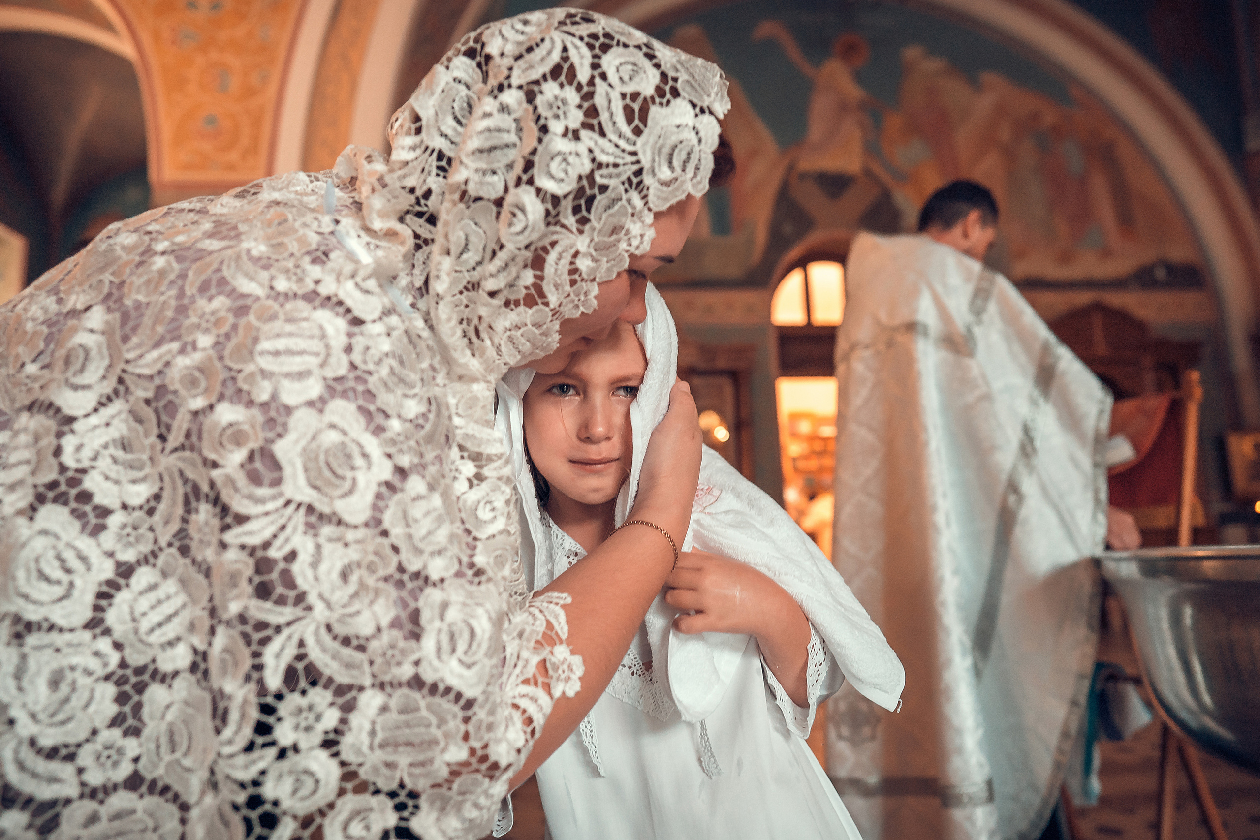 ТАИНСТВО КРЕЩЕНИЯ КАРИНЫ ХРАМ ИОАННА ПРЕДТЕЧИ. Фотограф на Крещение и Венчание в Красноярске Рамазанова Юлия