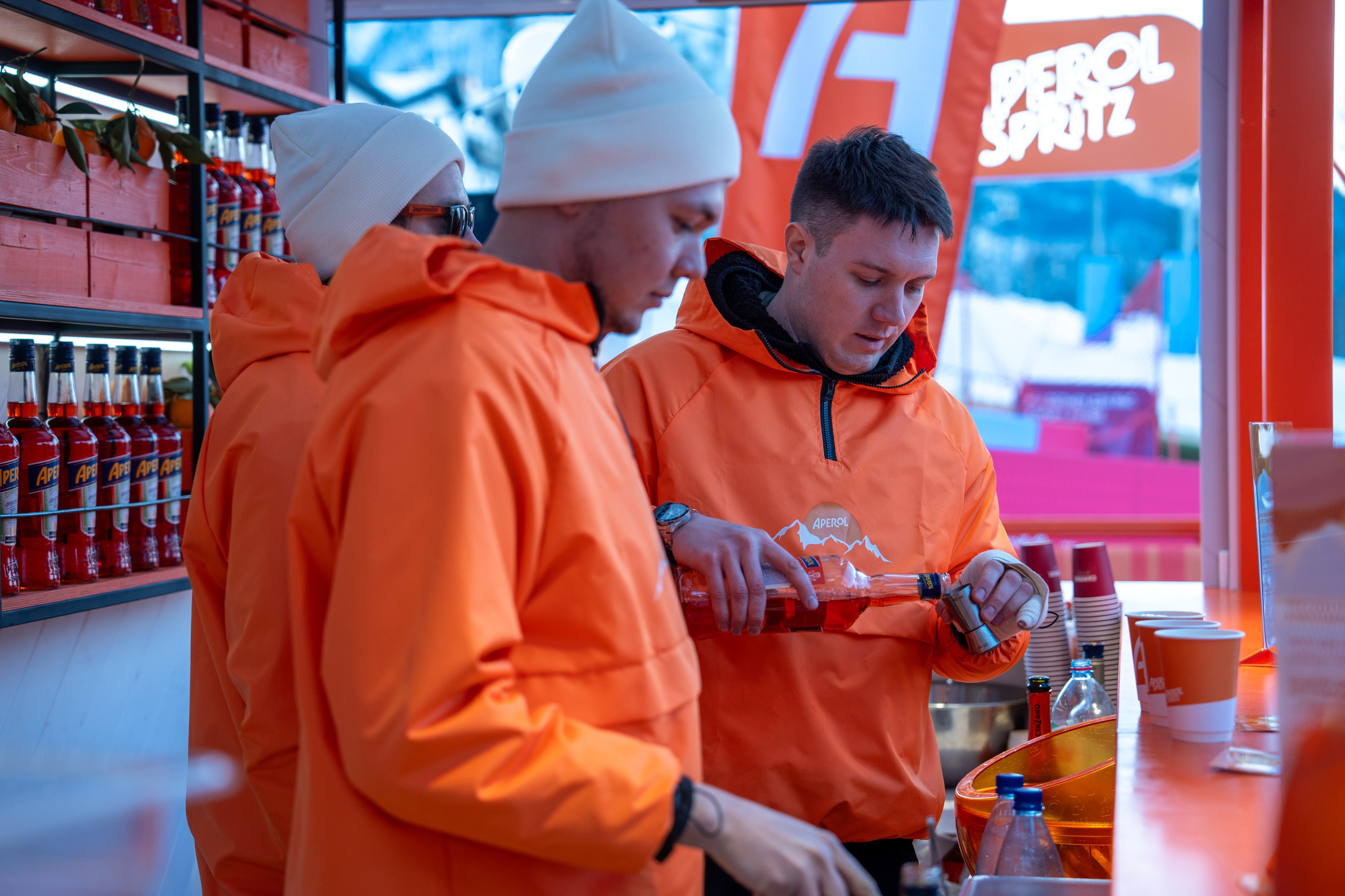 Фотоотчет партнерской интеграции Aperol Spritz на Роза Фест 2025. Репортажный фотограф в Красной Поляне и Сочи Павлюченко Екатерина