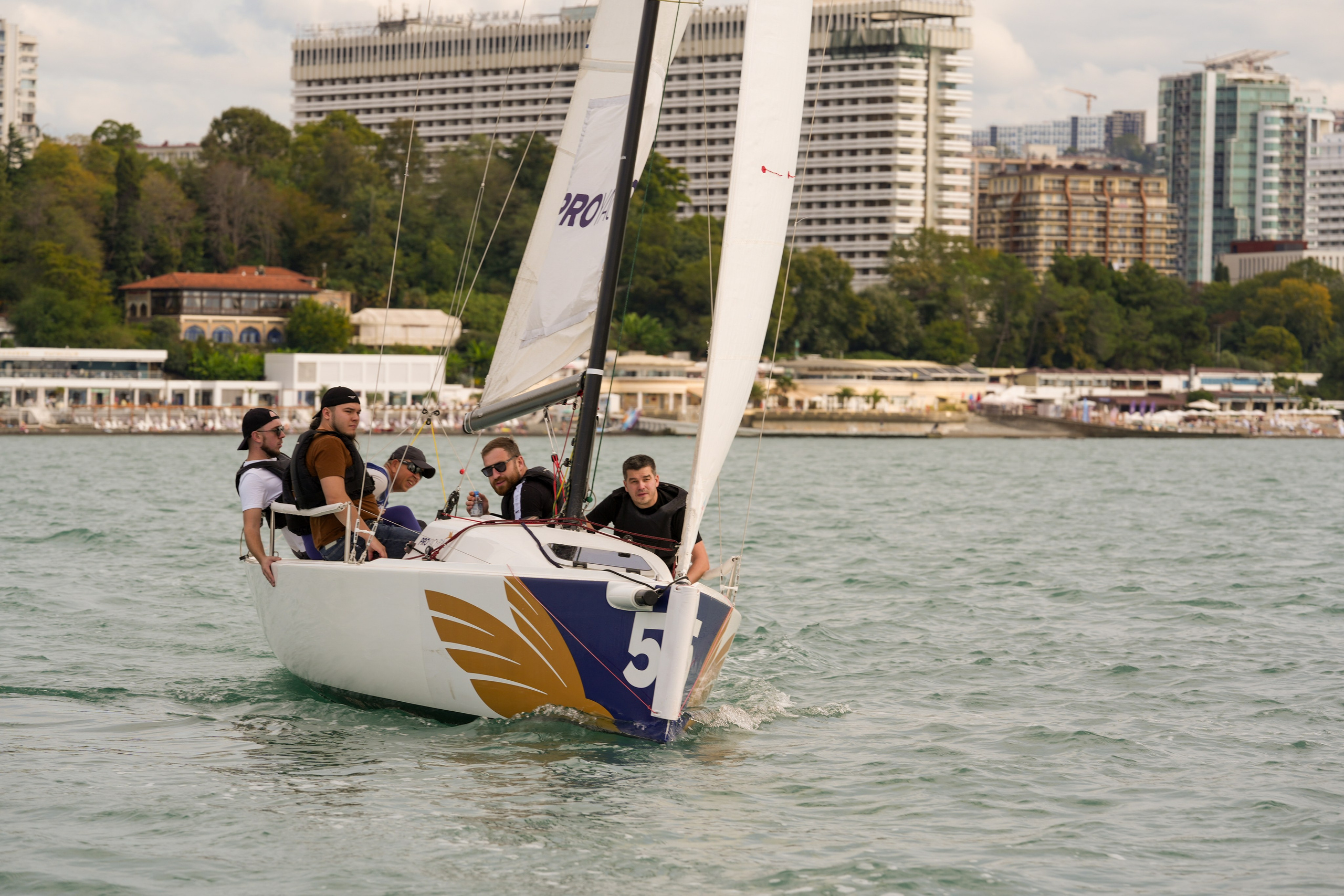Яхтенная регата для компании Агрегатка. Репортажный фотограф в Красной Поляне и Сочи Павлюченко Екатерина
