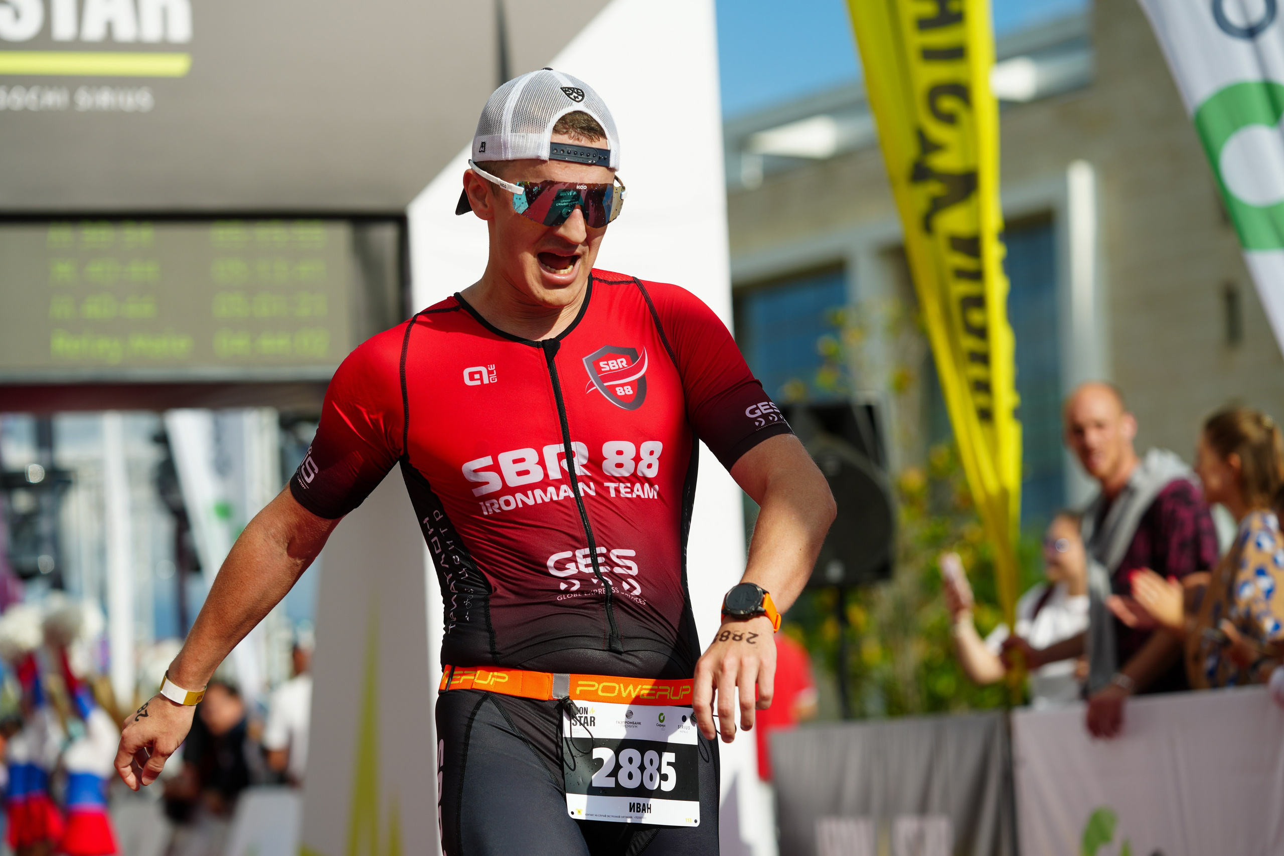 Фотоотчет партнерской интеграции для компании TELE2 на фестивале Ironstar. Репортажный фотограф в Красной Поляне и Сочи Павлюченко Екатерина