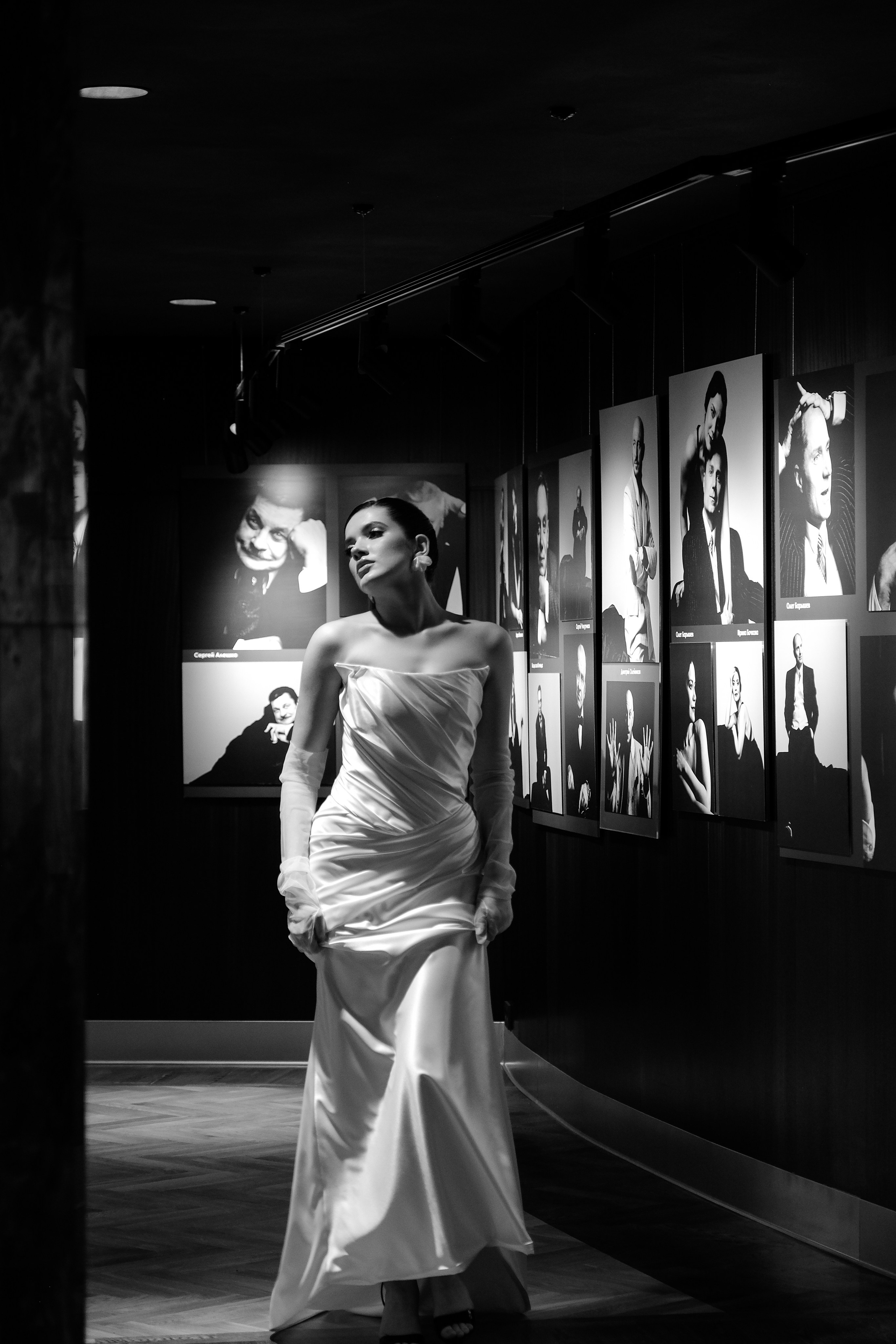 Свадебная фотосессия в театре драмы имени Наума Орлова. Свадебный фотограф в Челябинске Сырчикова Наталья