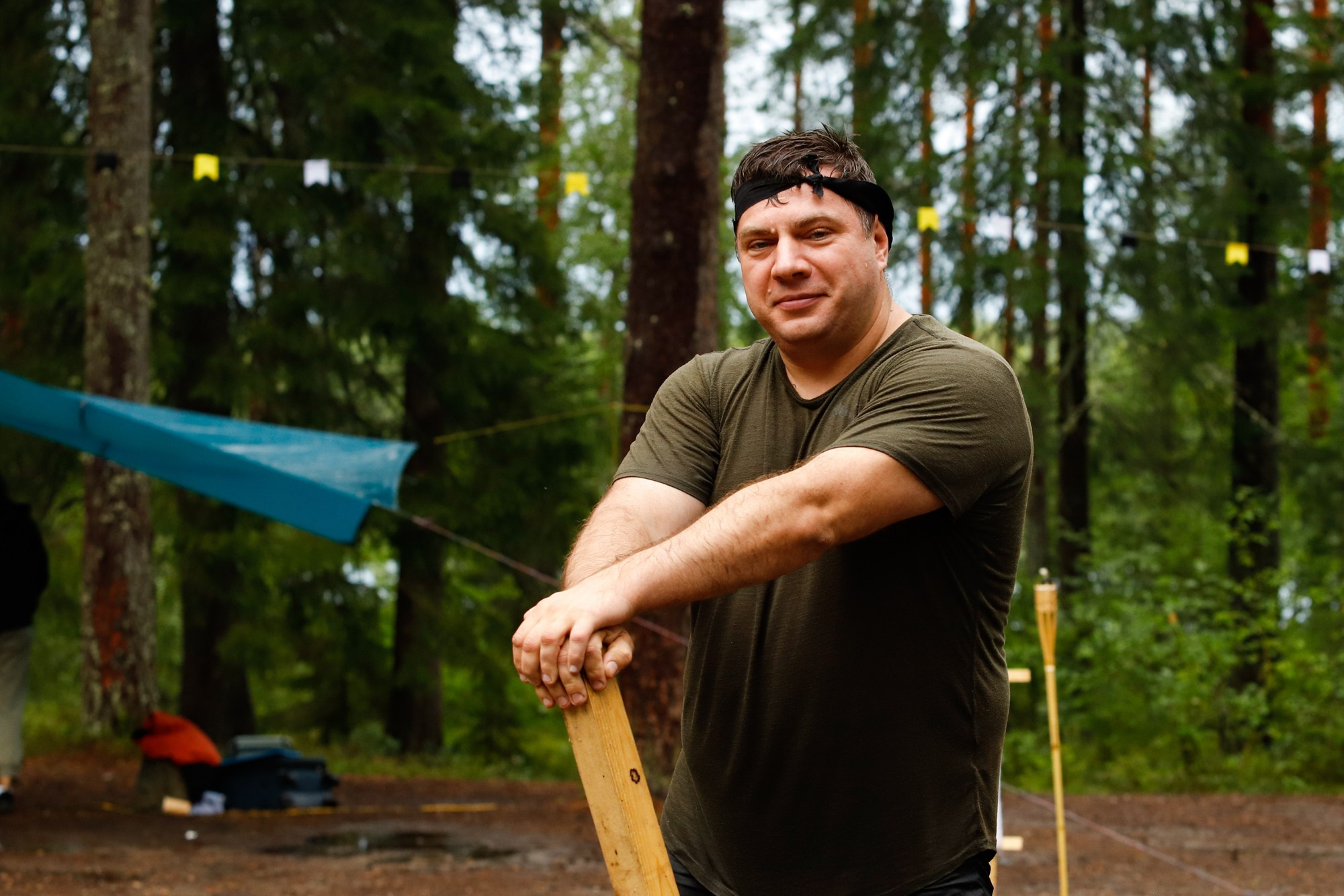 «Последний герой» в лагере для взрослых «Изи». Фотограф Дарья Попова