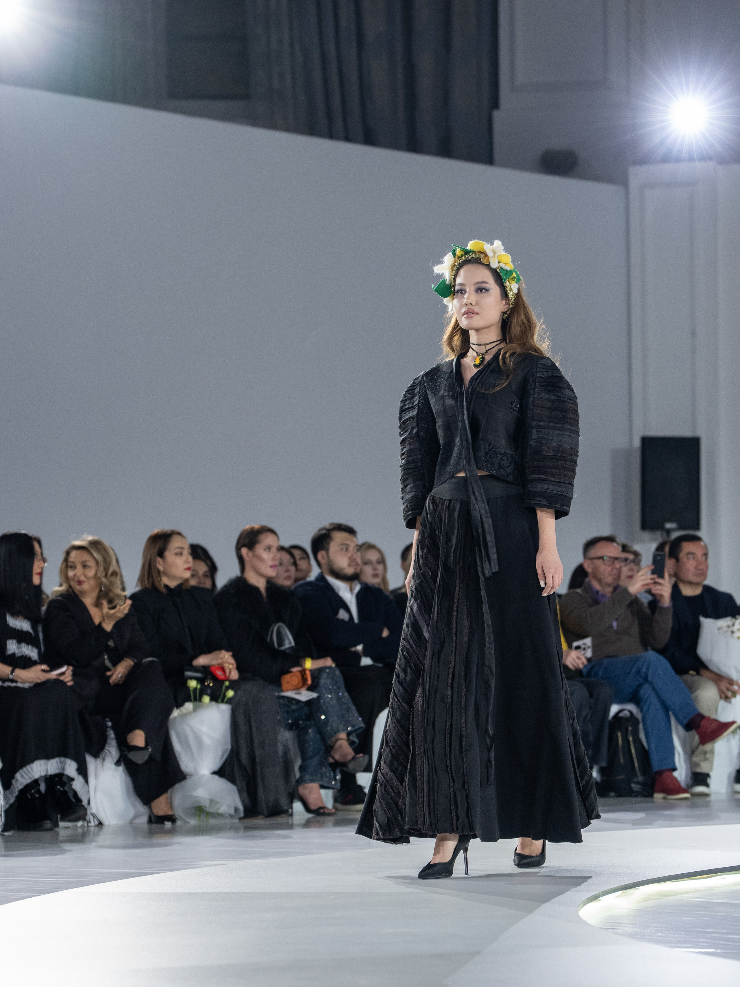 Дизайнер Kharchi. Сайт Алматинского НЮ АРТ, будуар и фэшн фотографа Дениса Карпенко