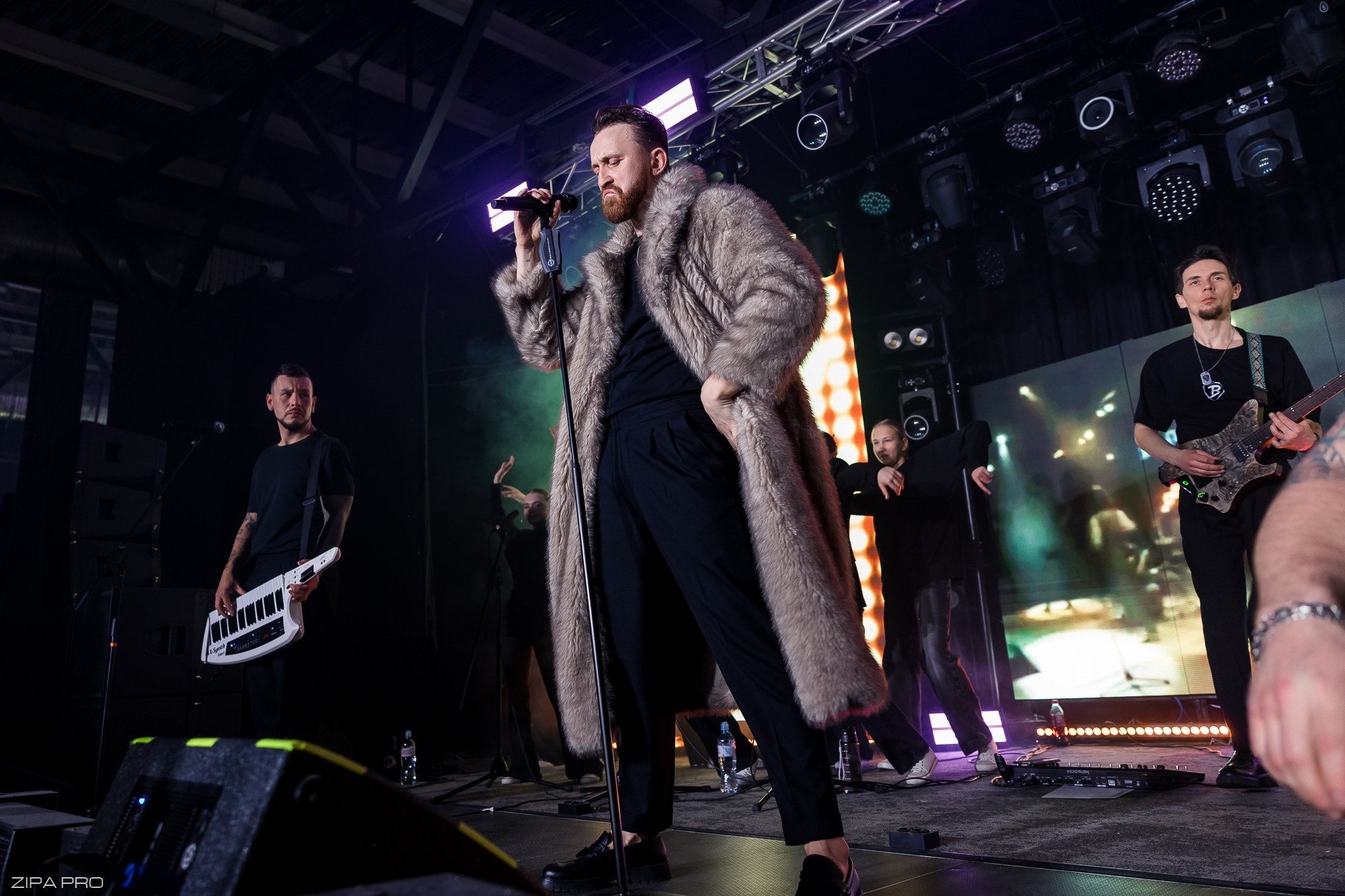 Сольный концерт кавер-группы «Балбесы». Фотограф Zipa Pro