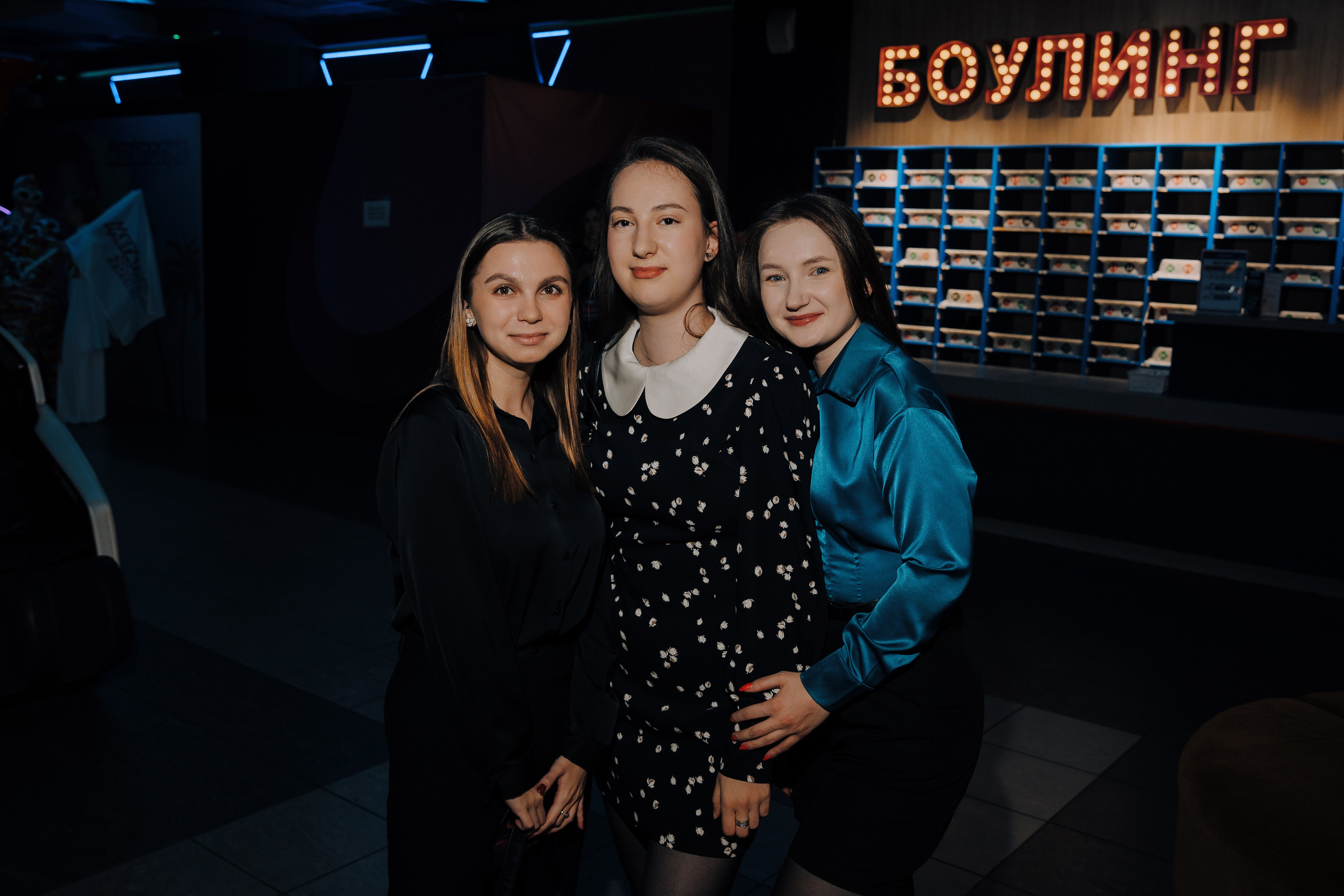 20 ЛЕТ МЕГАПОЛИС ЧЕЛЯБИНСК ХЕДЛАЙНЕР ЕЛКА. Репортажный фотограф Зуев Роман г. Челябинск