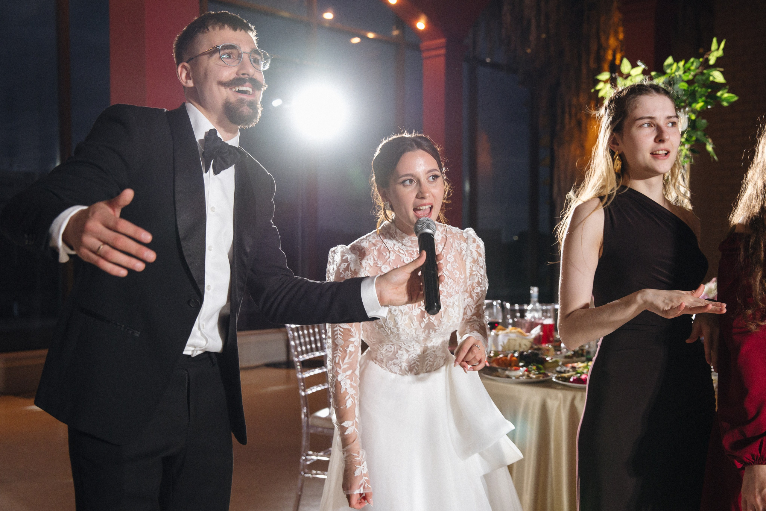 Банкет (Ксения & Никита). Свадебные фотографы в г. Сургут Маркова Наталья и Замахина Елена