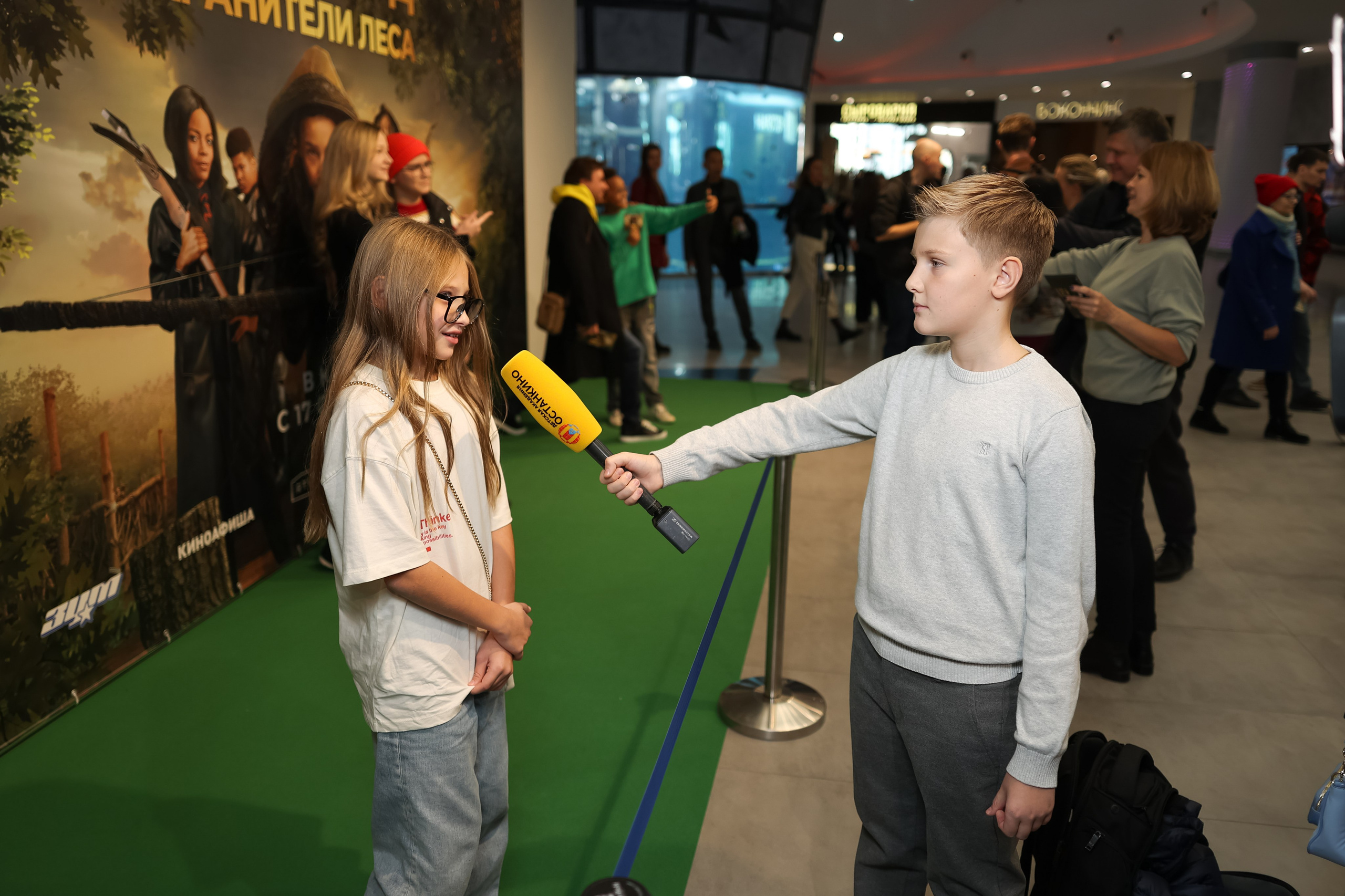 Школа «Останкино» на премьере Робин Гуд. Репортажный фотограф видеограф в Москве Ольга Плаксина