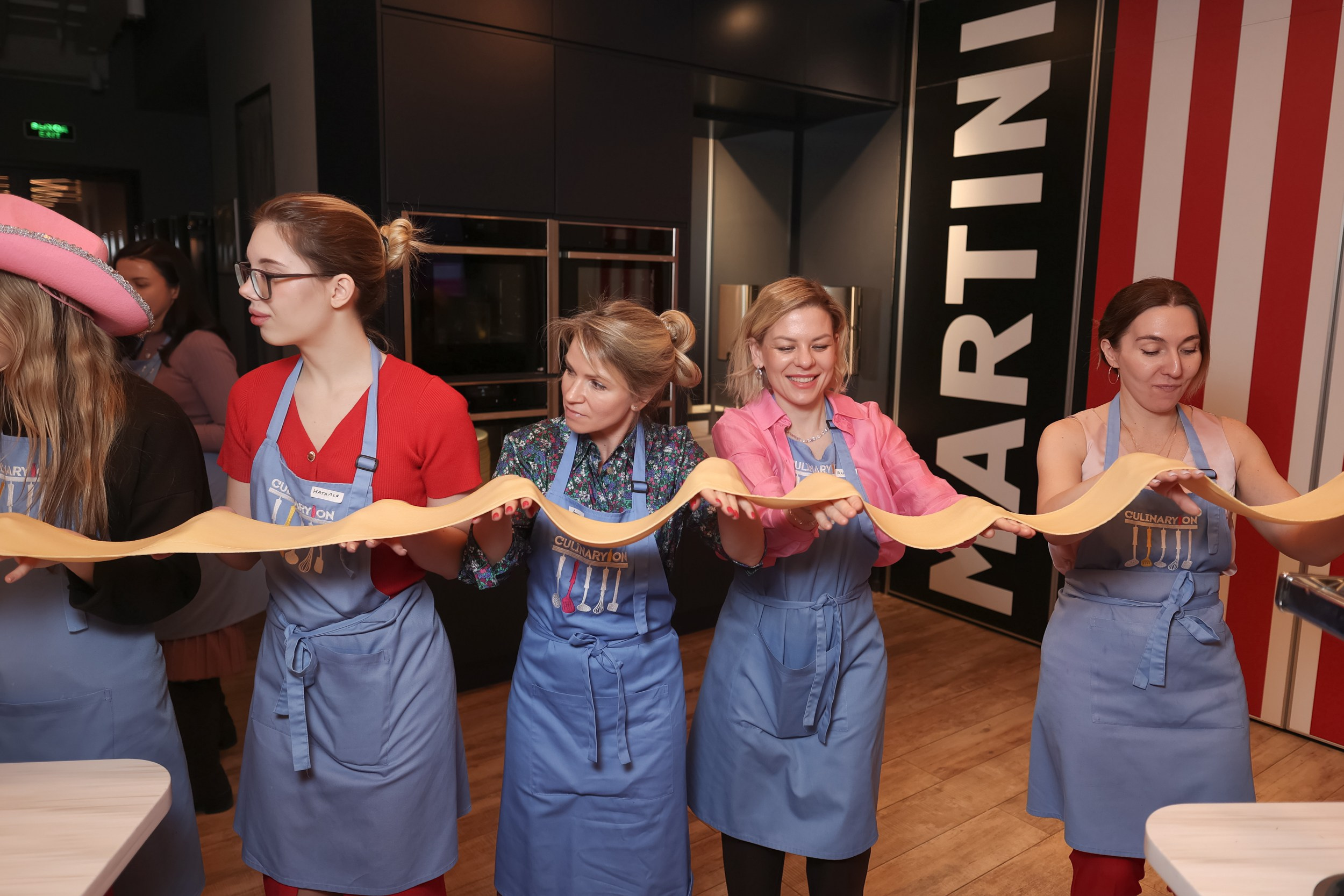 Вечеринка 8 марта в EventyOn. Репортажный фотограф видеограф в Москве Ольга Плаксина