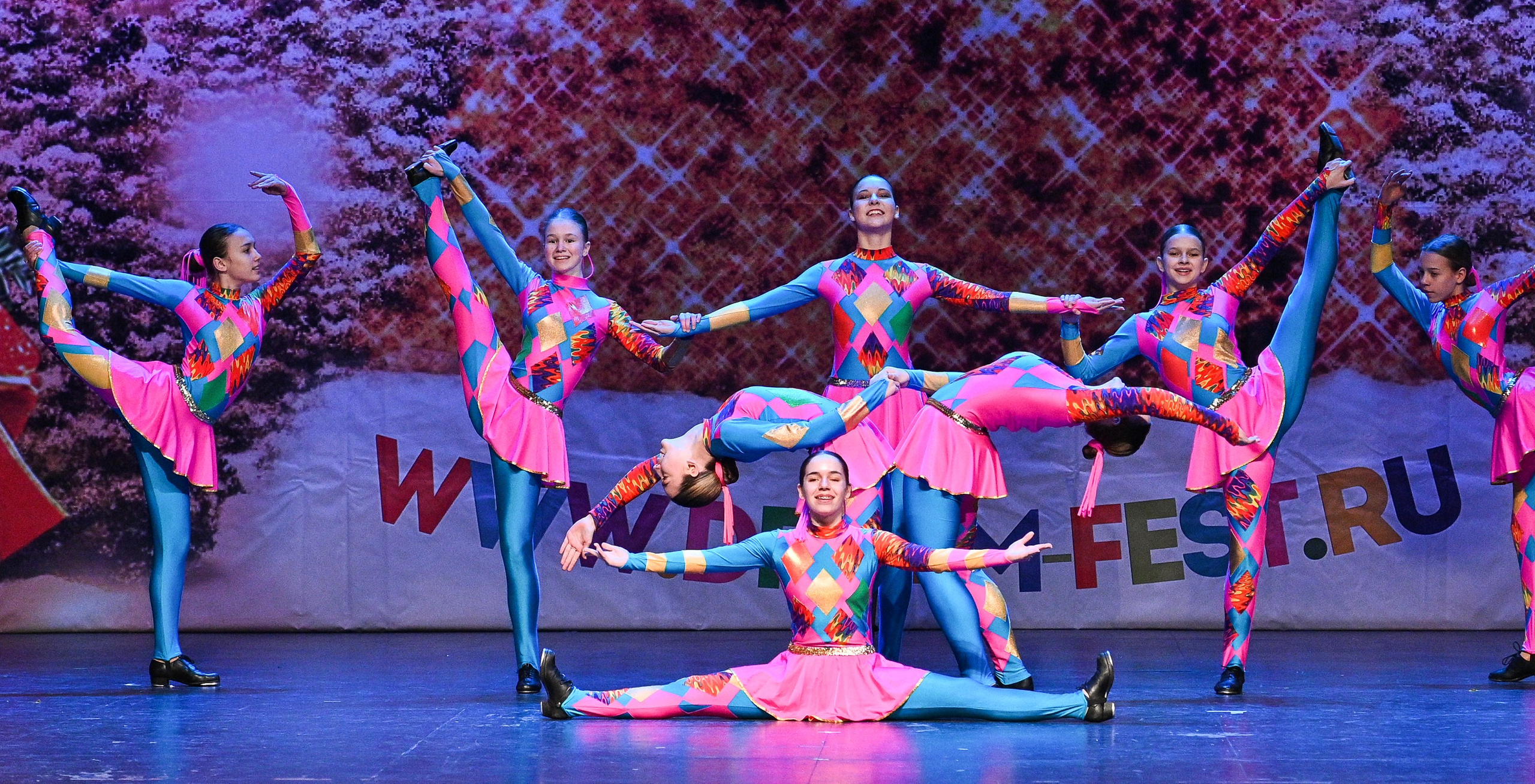 14.11.2024 «Новогодний Звездопад Талантов» Фестивальное движение «Шаг к мечте» г. Москва. Медиастудия Фото Концепт