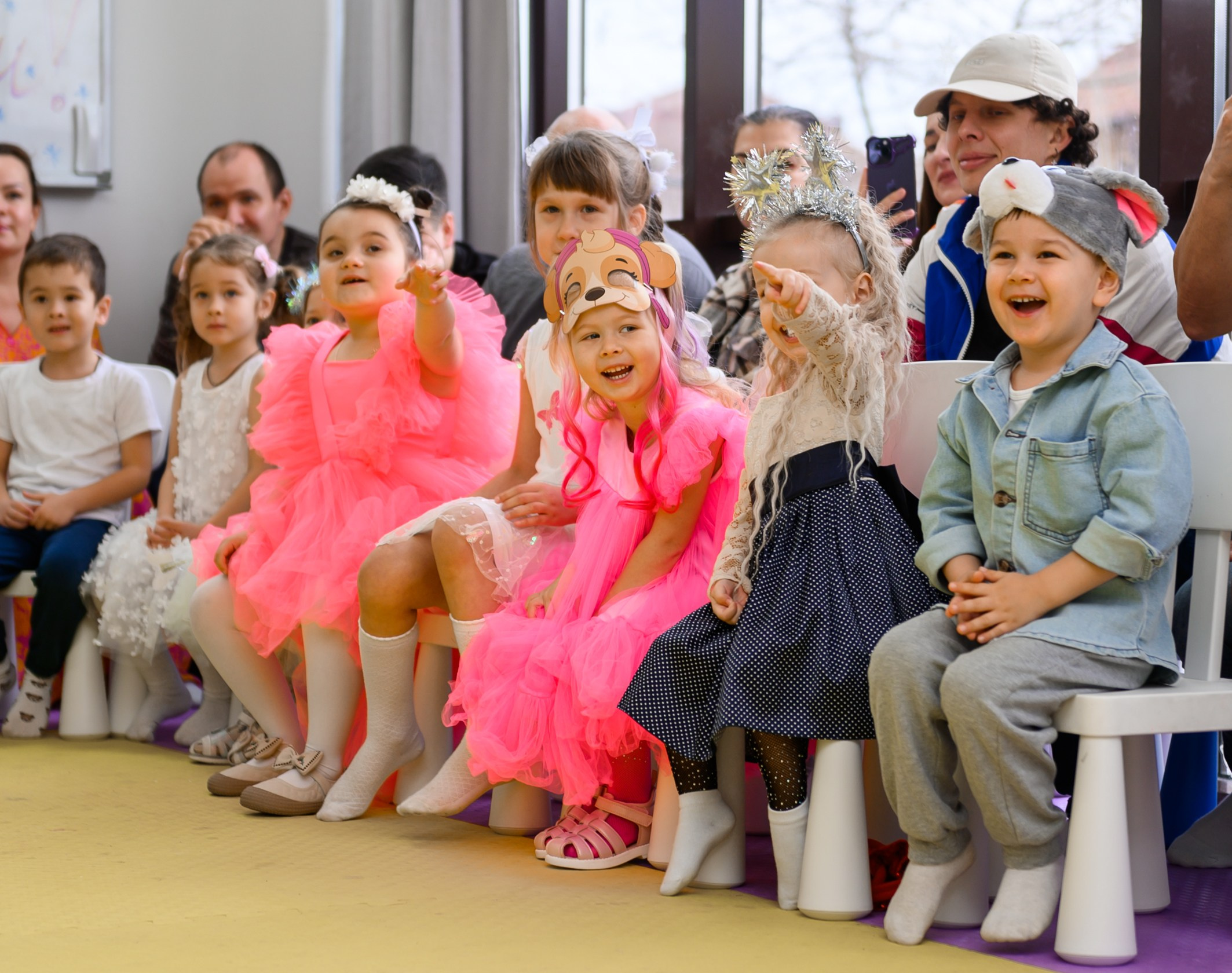 Елка 2025 в детском саду Мишка клуб. Свадебный и семейный фотограф София Невская