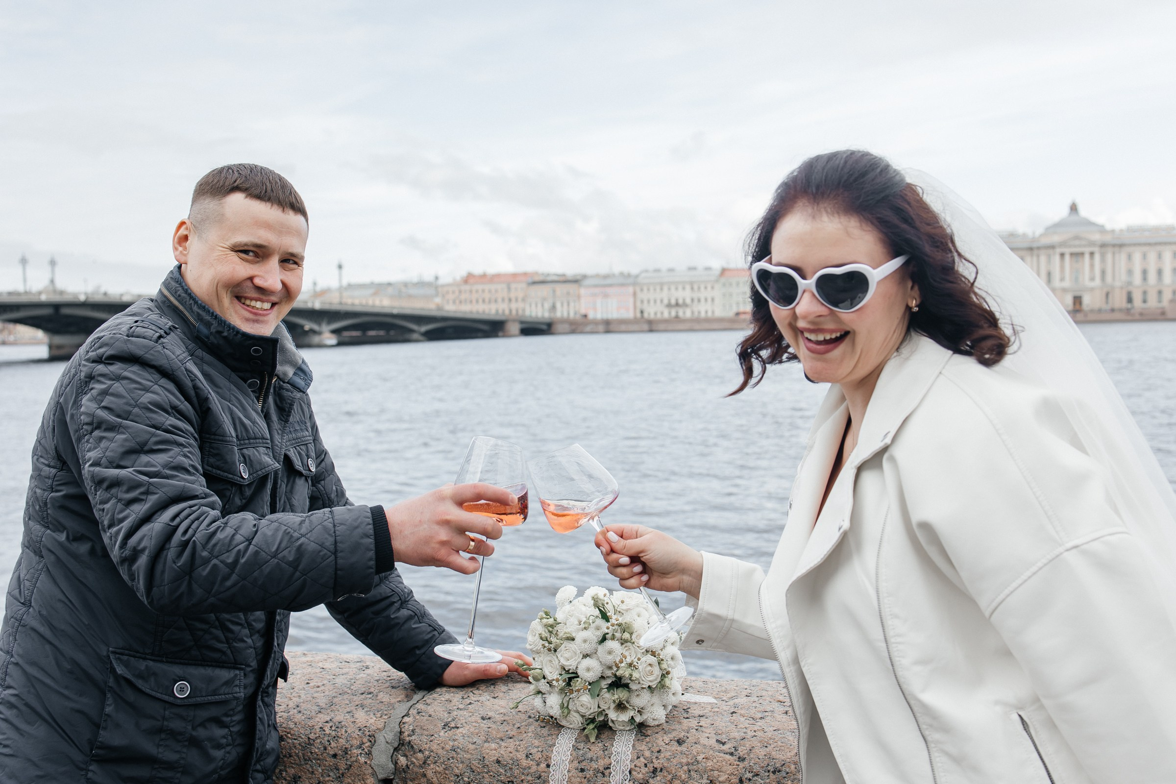 Регистрация брака и праздничная прогулка по центру Валентины и Романа. Фотограф в Санкт-Петербурге Аня Григорьева ♡