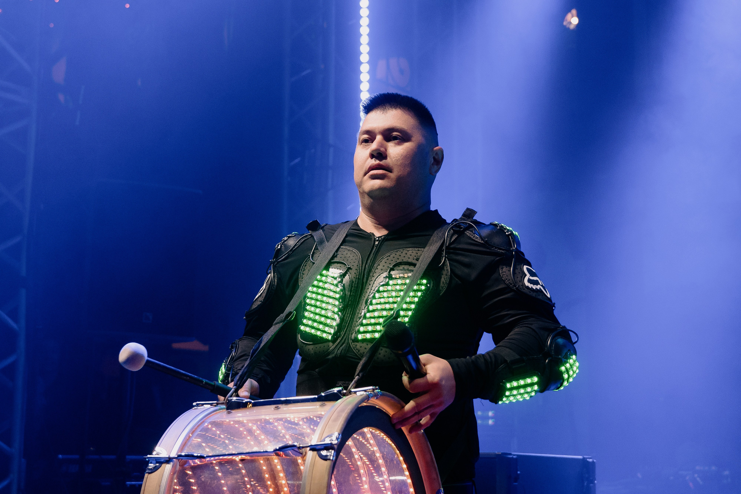 20 ЛЕТ МЕГАПОЛИС ЧЕЛЯБИНСК ХЕДЛАЙНЕР ЕЛКА. Репортажный фотограф Зуев Роман г. Челябинск