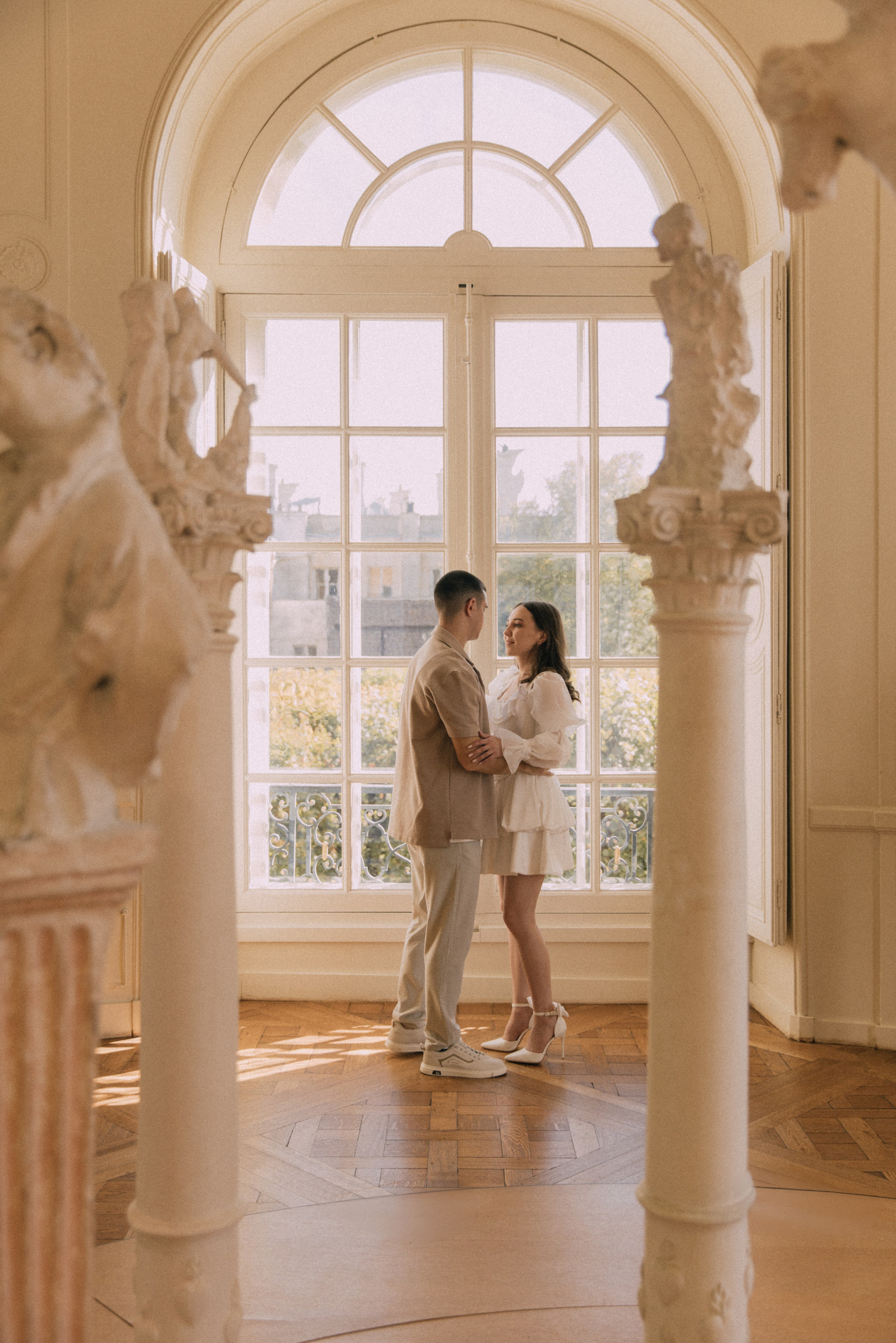 Love is a masterpiece. Photographer in Paris