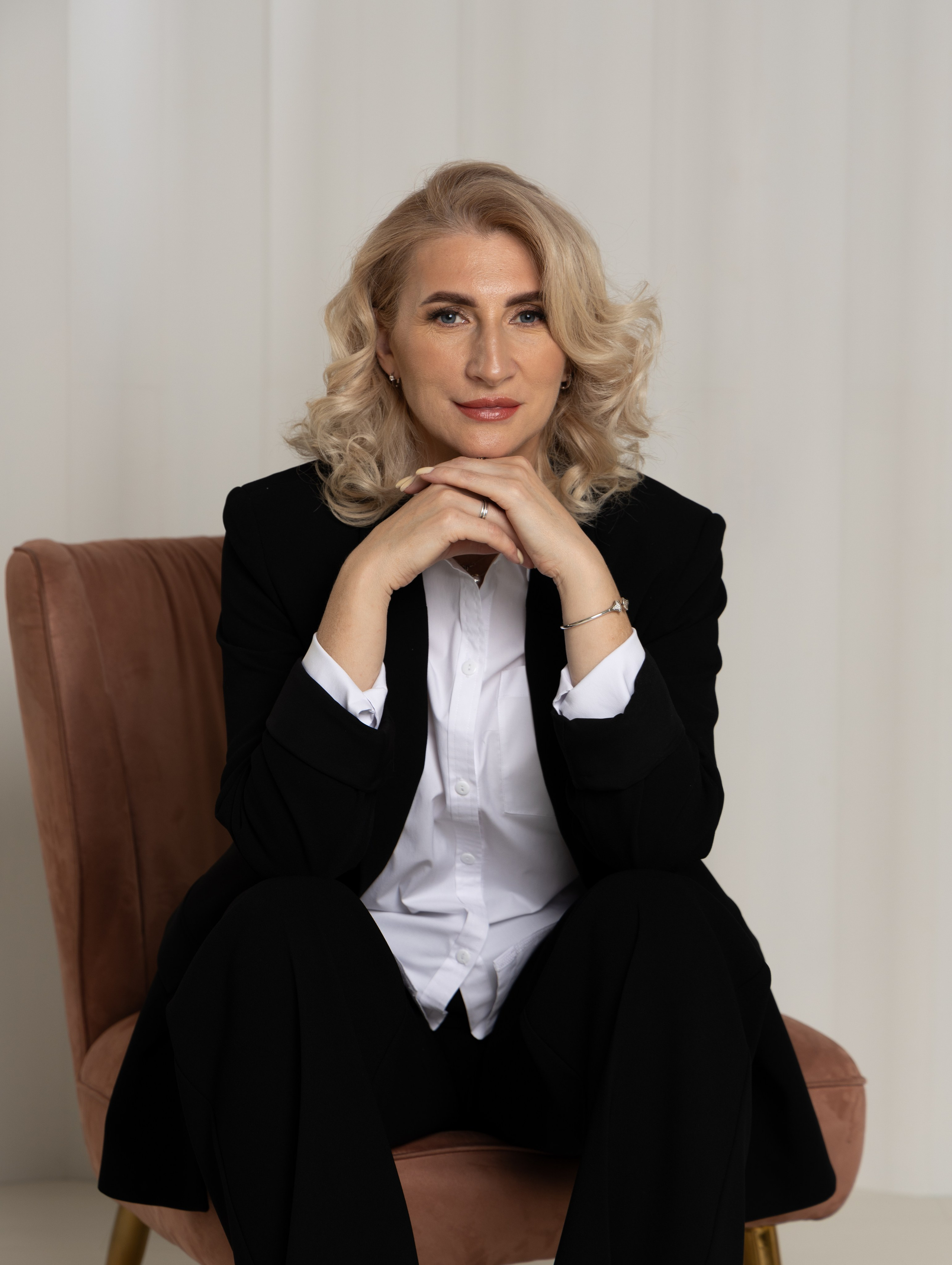 Бизнес портрет + индивидуальная съемка. Фотограф в Новосибирске Анна Полторацкая