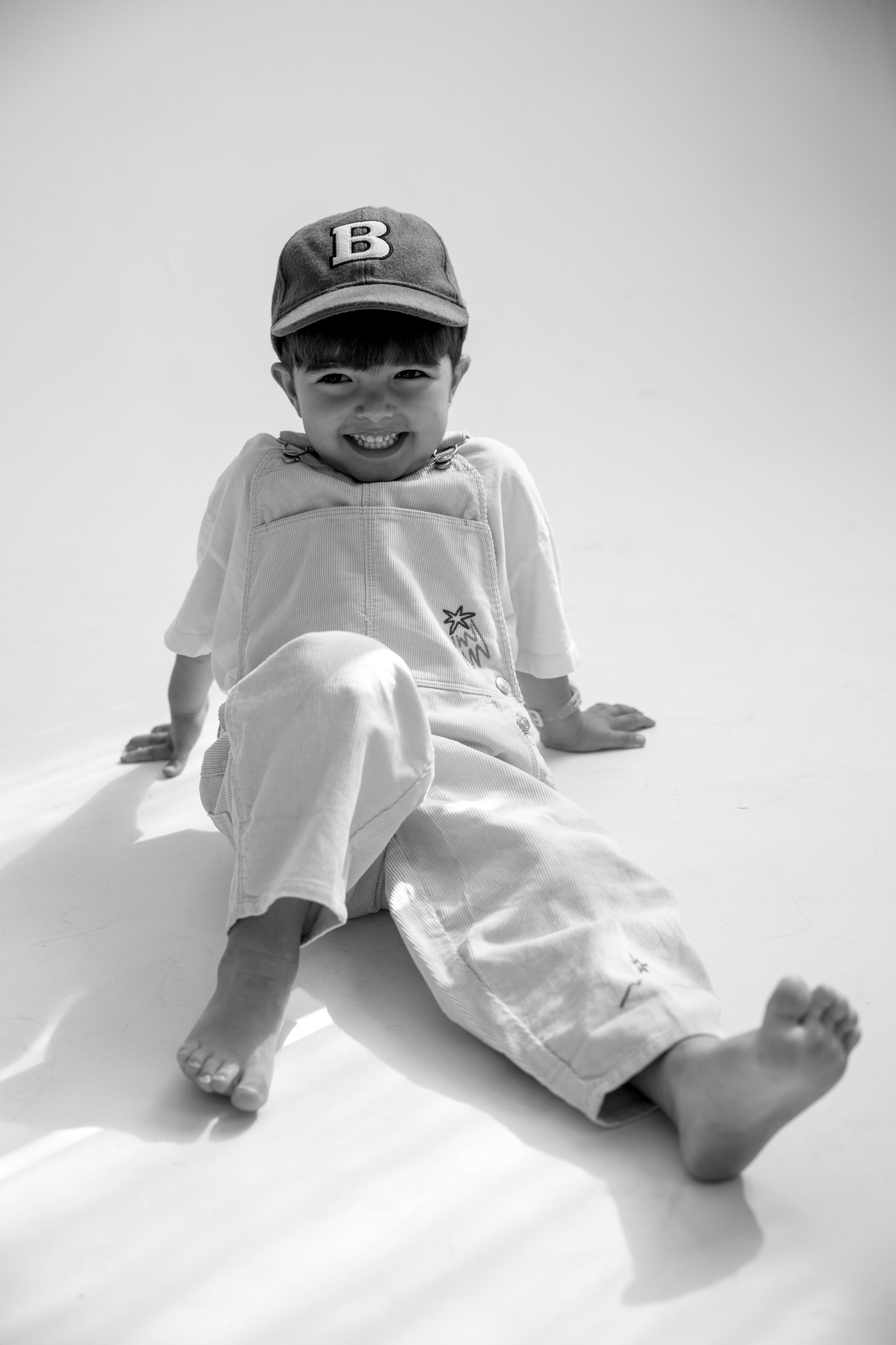 Family photoshoot inside the studio. Wedding and family photographer