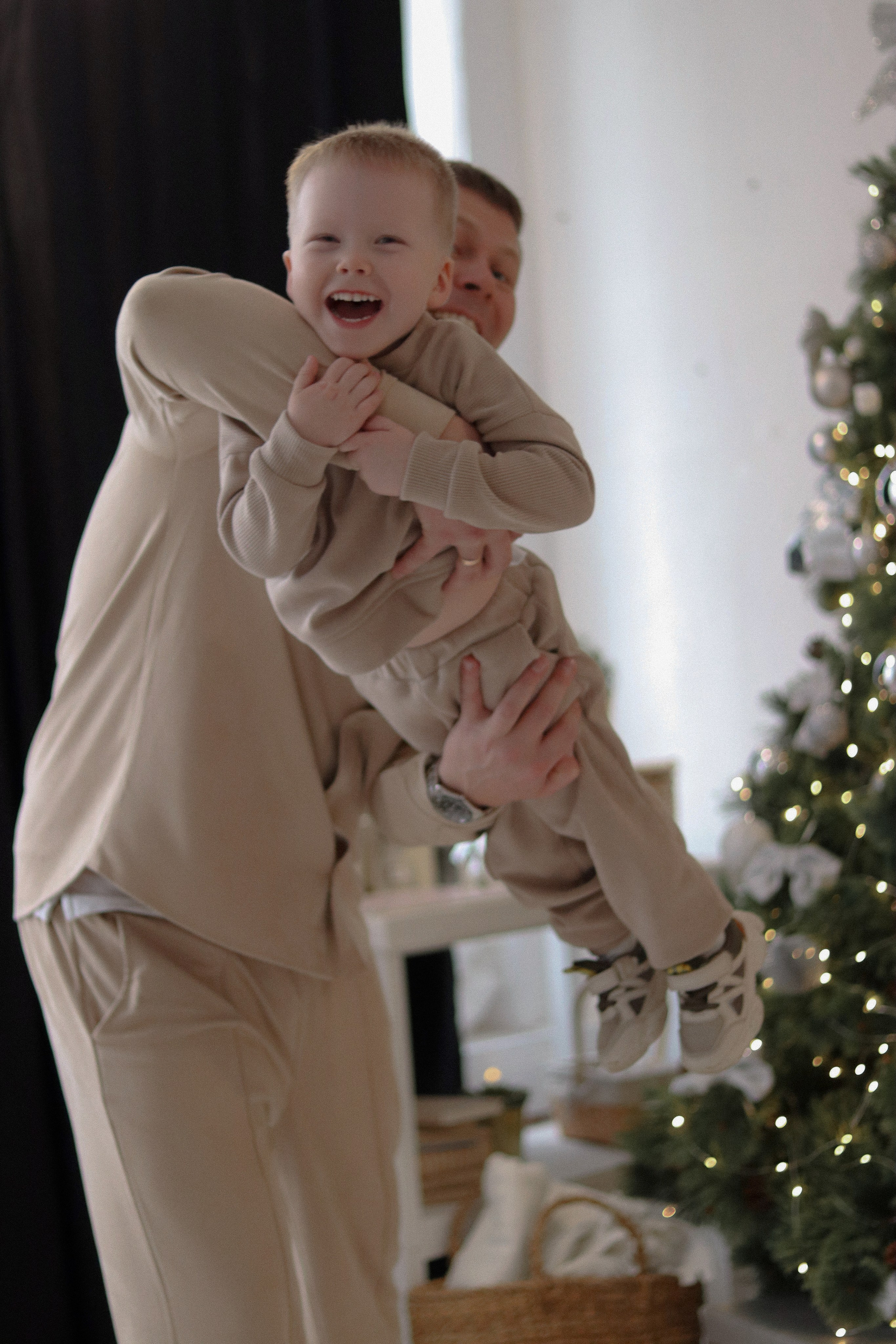 Семья Юли, Жени, Платона и Мирона. Фотограф Самара Лена Мандарин