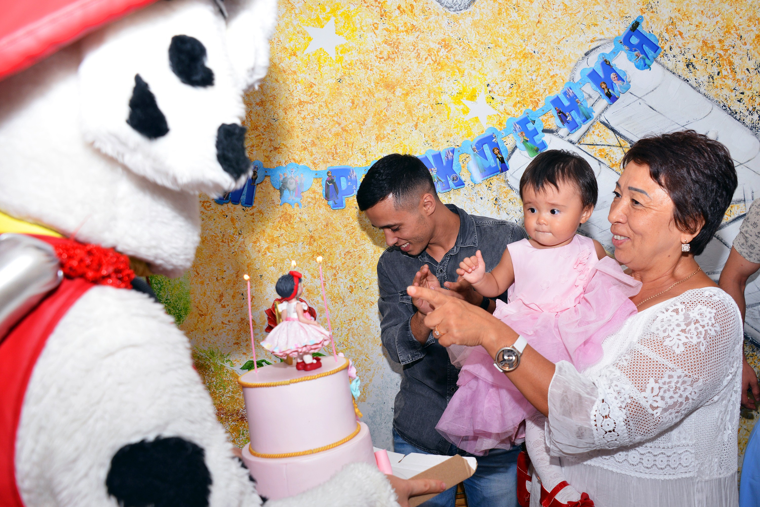 Дети-5 (Адель-1годик). Фотосъёмка. Фотограф Сергей Авдеев-семейный и детский фотограф в Алматы