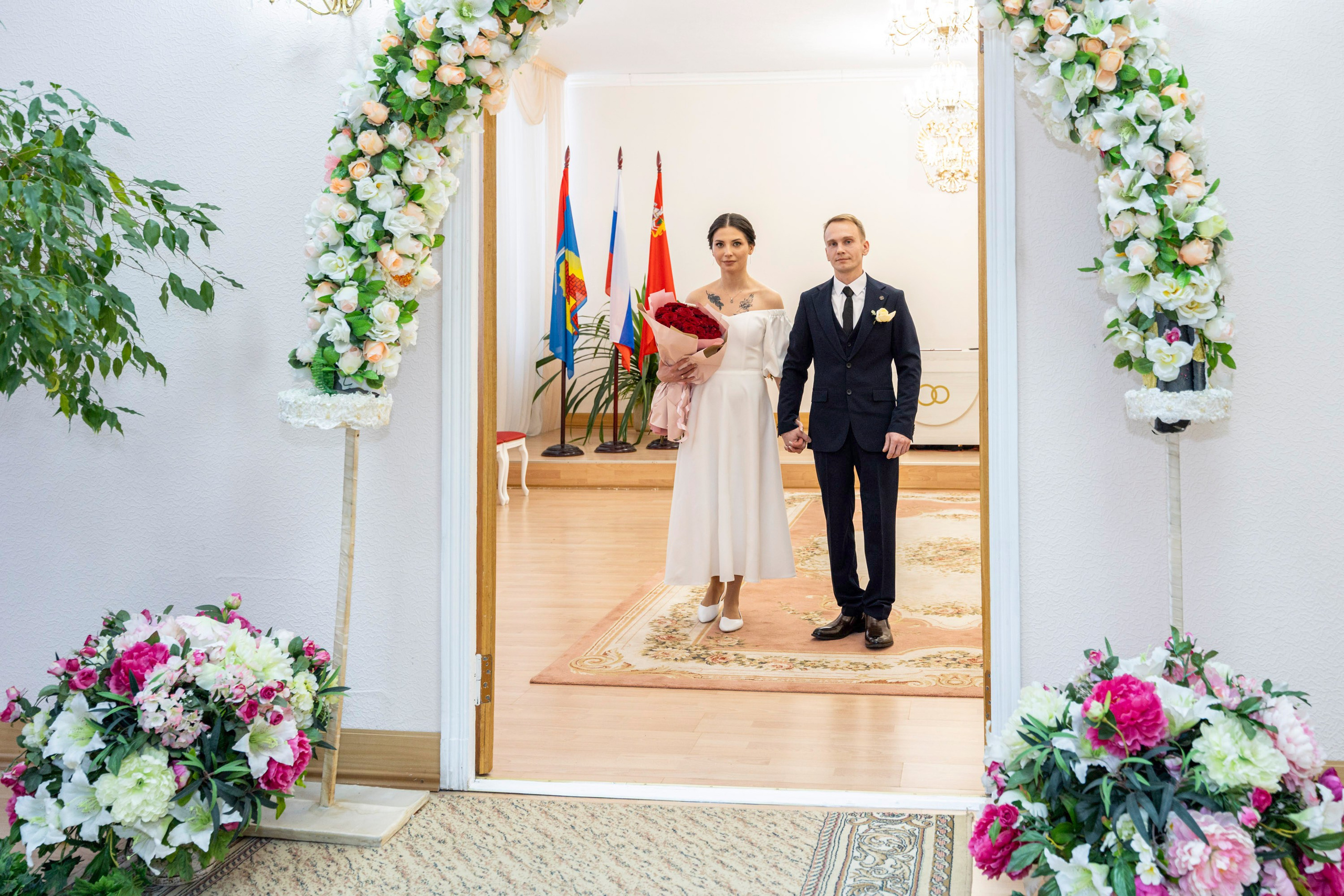 Свадьба, роспись в ЗАГСе, венчание, крещение, выписка из роддома — фотосъёмка. Визуальная упаковка брендов и проектов через фото и видеопроизводство