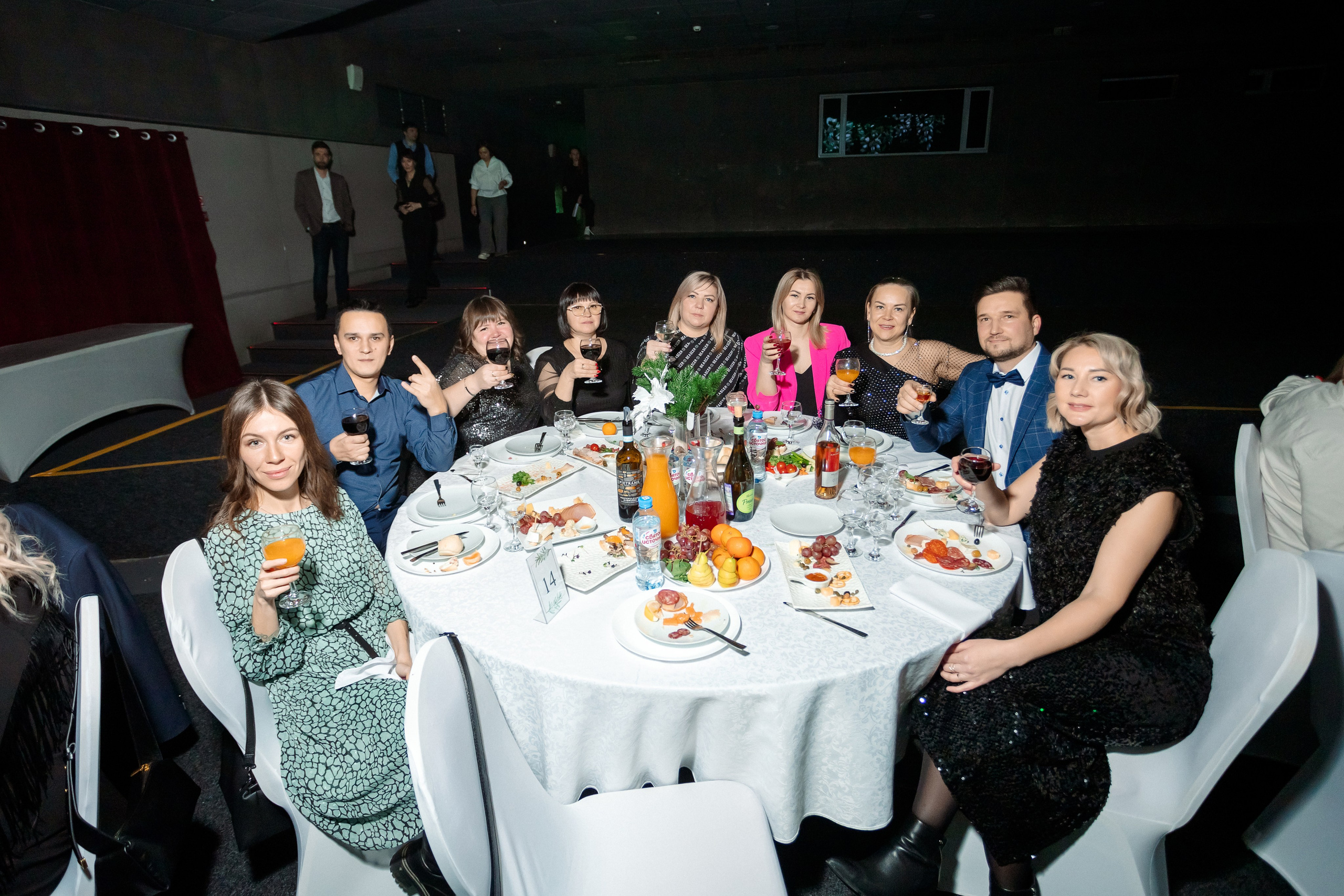 РЕПОРТАЖ: НОВЫЙ ГОД В ДК МЕТАЛЛУРГ. Профессиональный фотограф в Ижевске Леша Петров