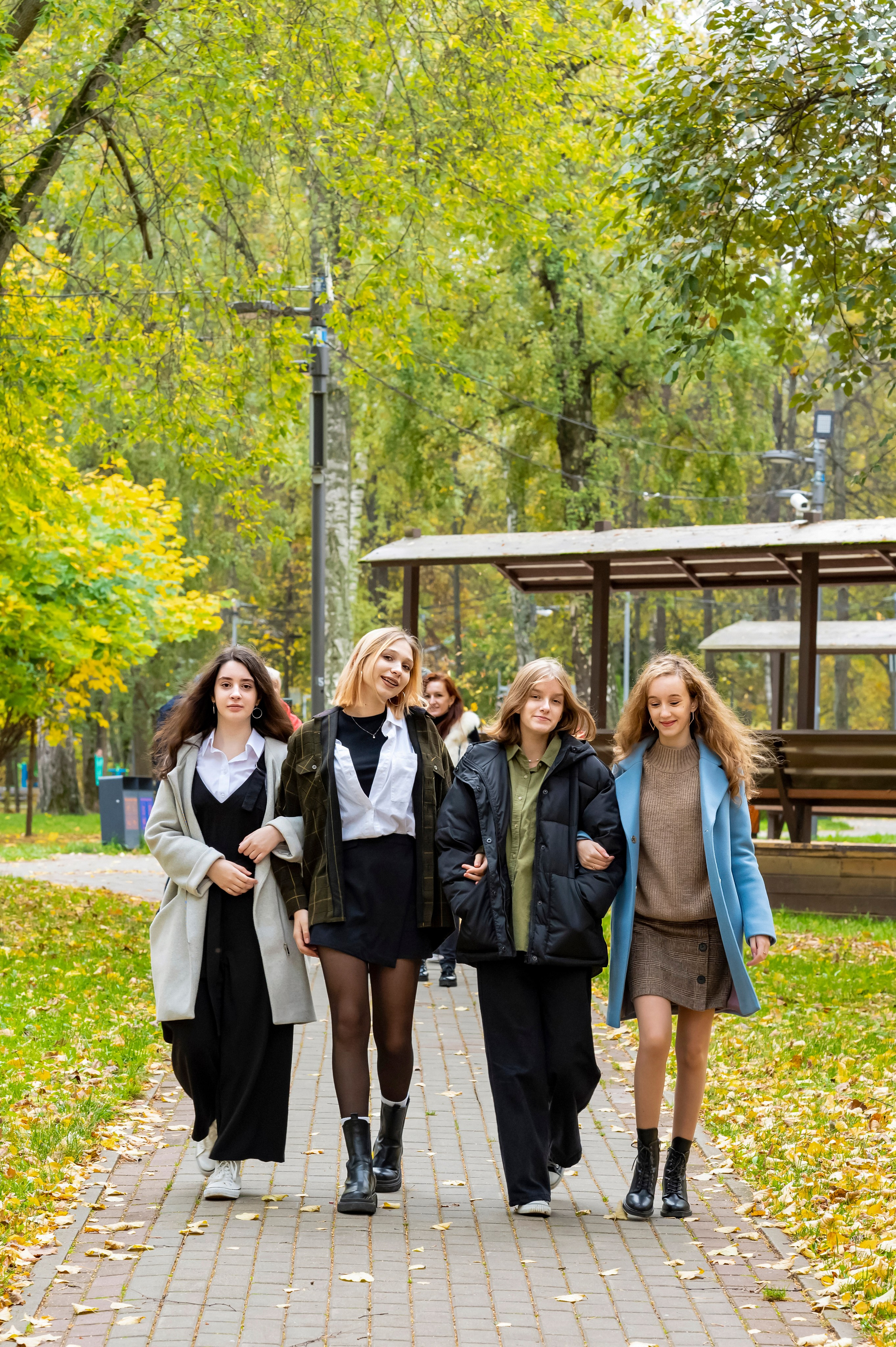 Осенняя фотосессия в парке 9-А класс Школа 953. Детский и семейный фотограф г. Москва Оксана Катаджи