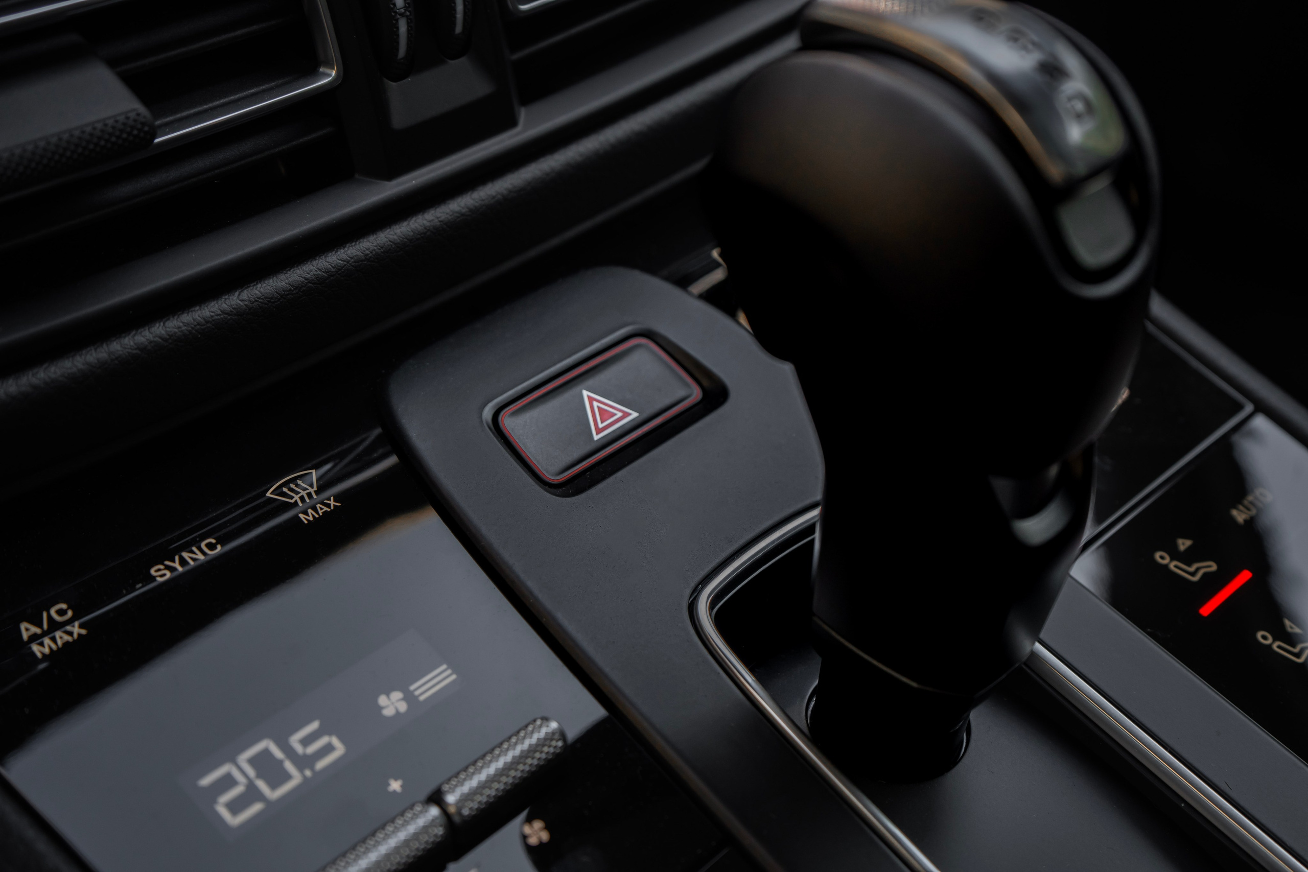 Porsche Macan. Автомобильный фотограф Ногинск Денис Городок