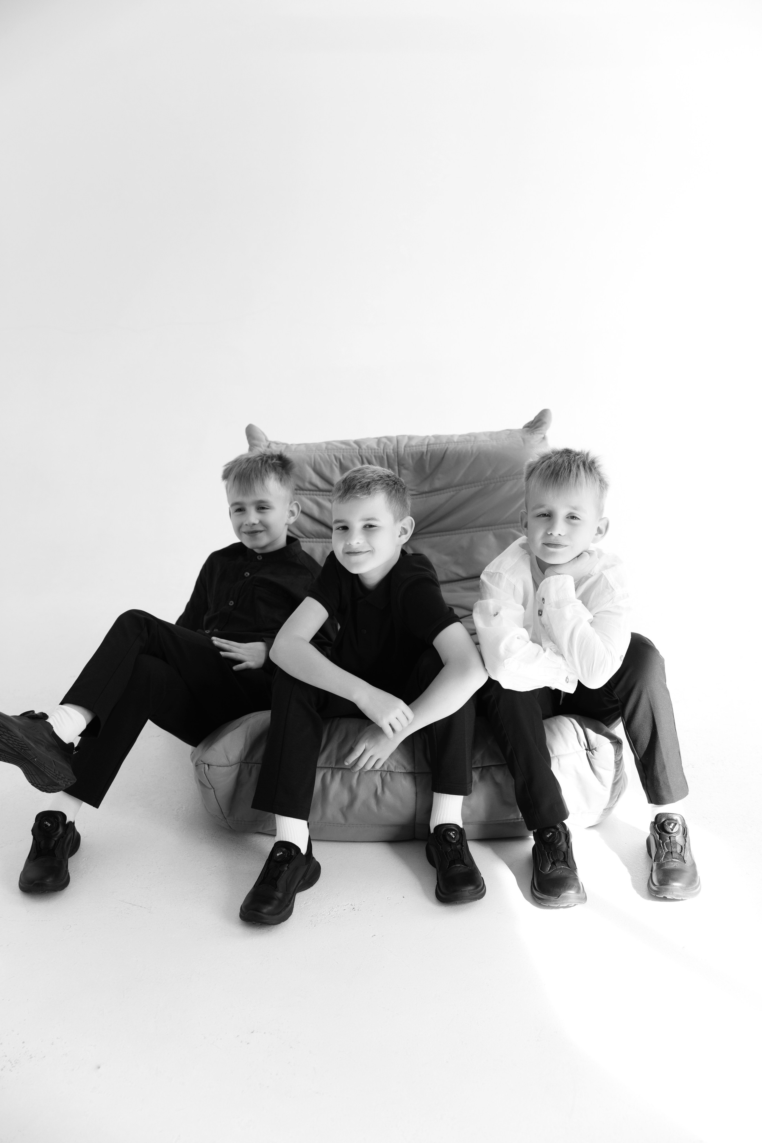 Съемка двойняшек в студии. Да еще и плюс один!. Фотограф новорожденных, детский фотограф  Москва.Семейная съемка Москва. Семенова Анна