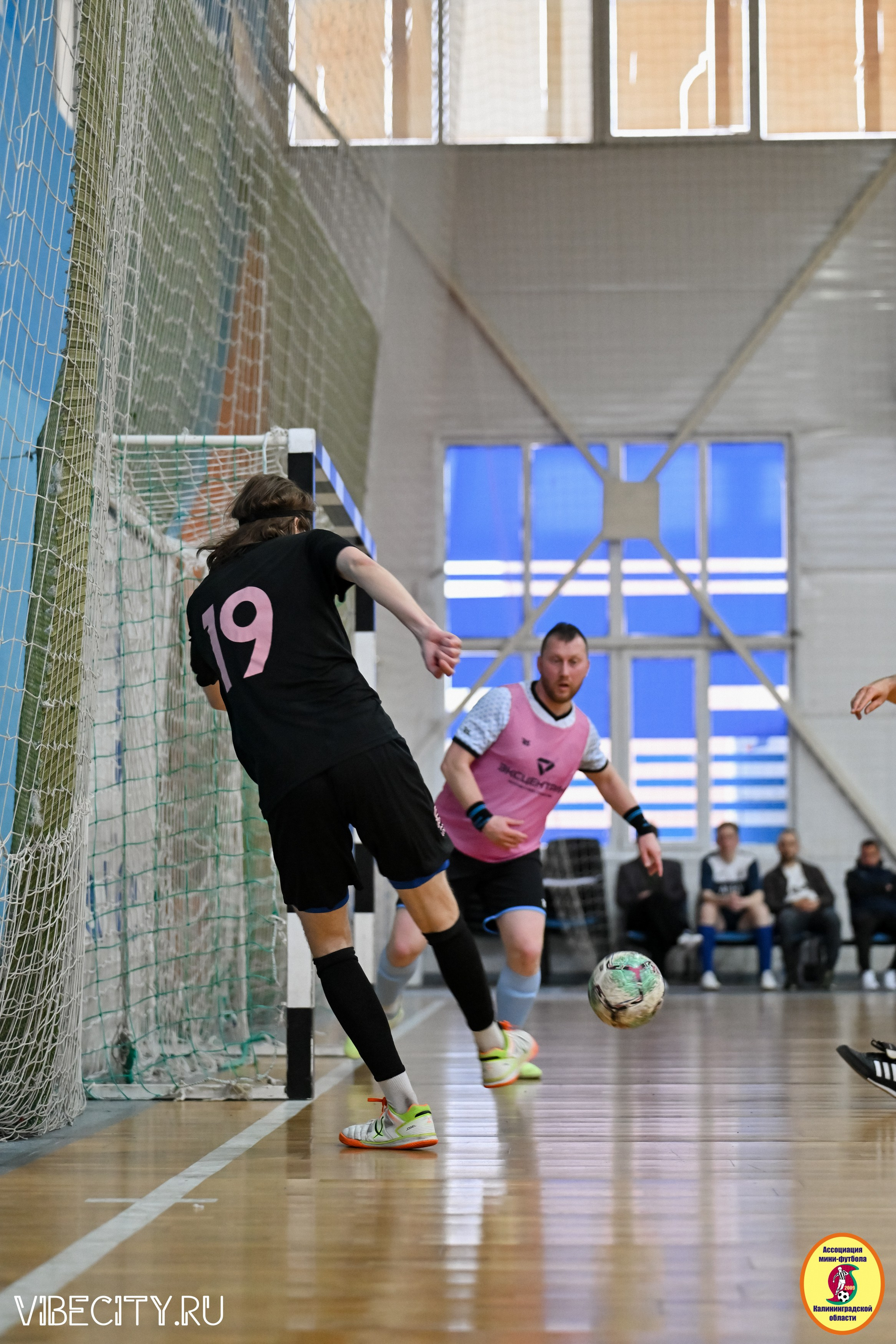 8 тур Корпоративной Бизнес-Лиги по футзалу. VIBECITY.RU Вайб Сити Ру Фоторепортажи Фотоотчеты Калининград