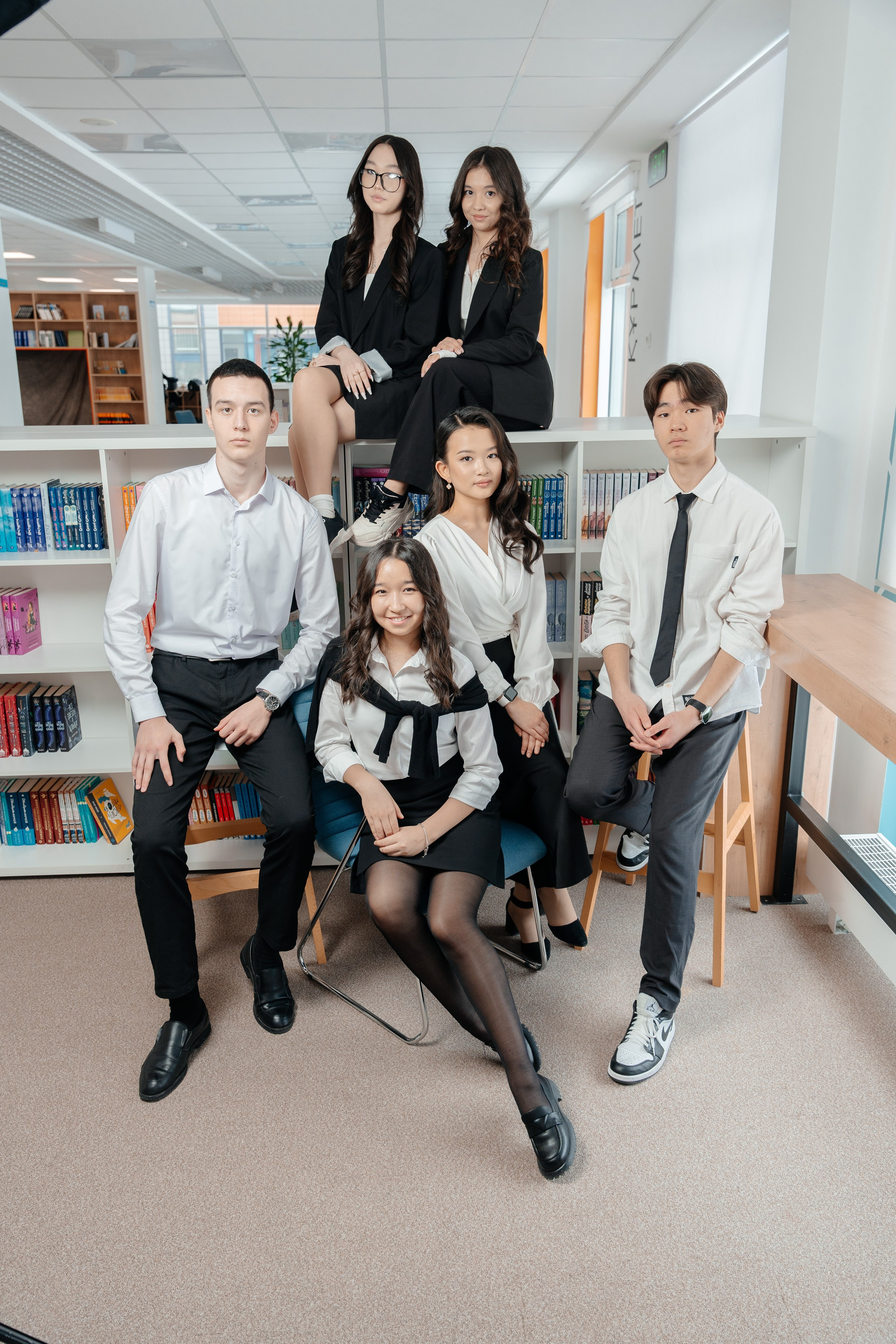 Общие кадры в школе. Выпускные альбомы в Нур-Султане (Астана) и по всему Казахстану