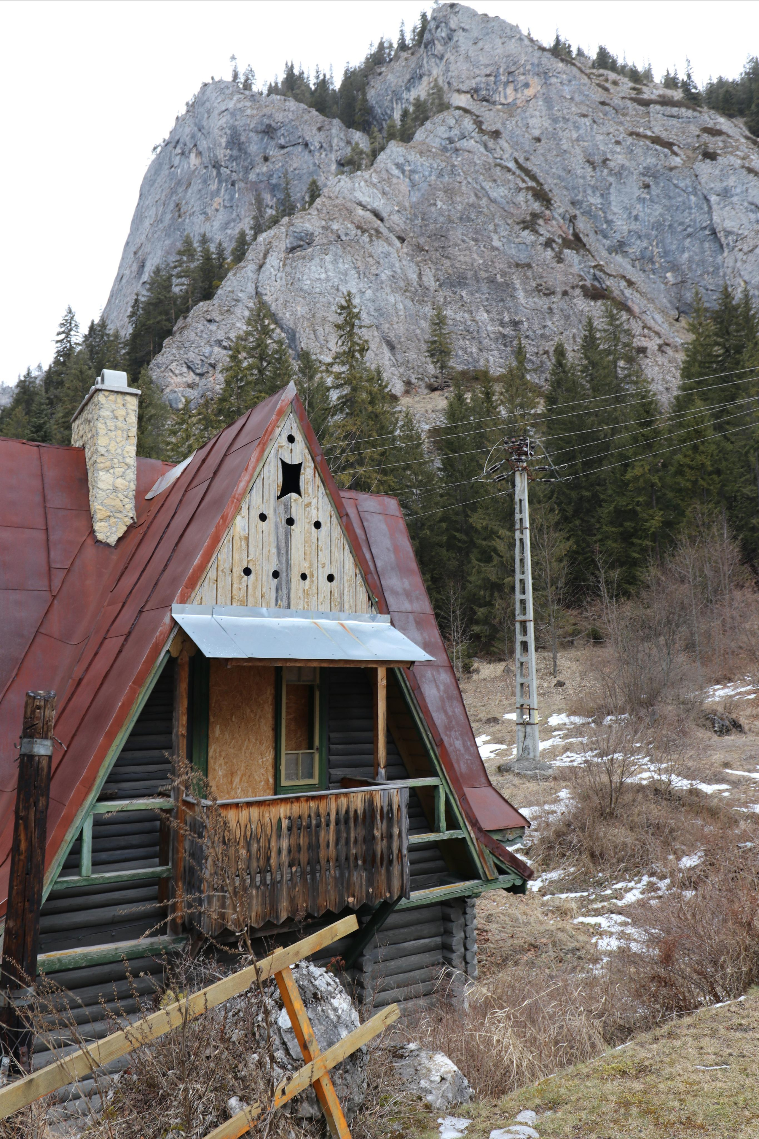 Пошли прогуляться по Лаку-Рошу. Чудные домики.