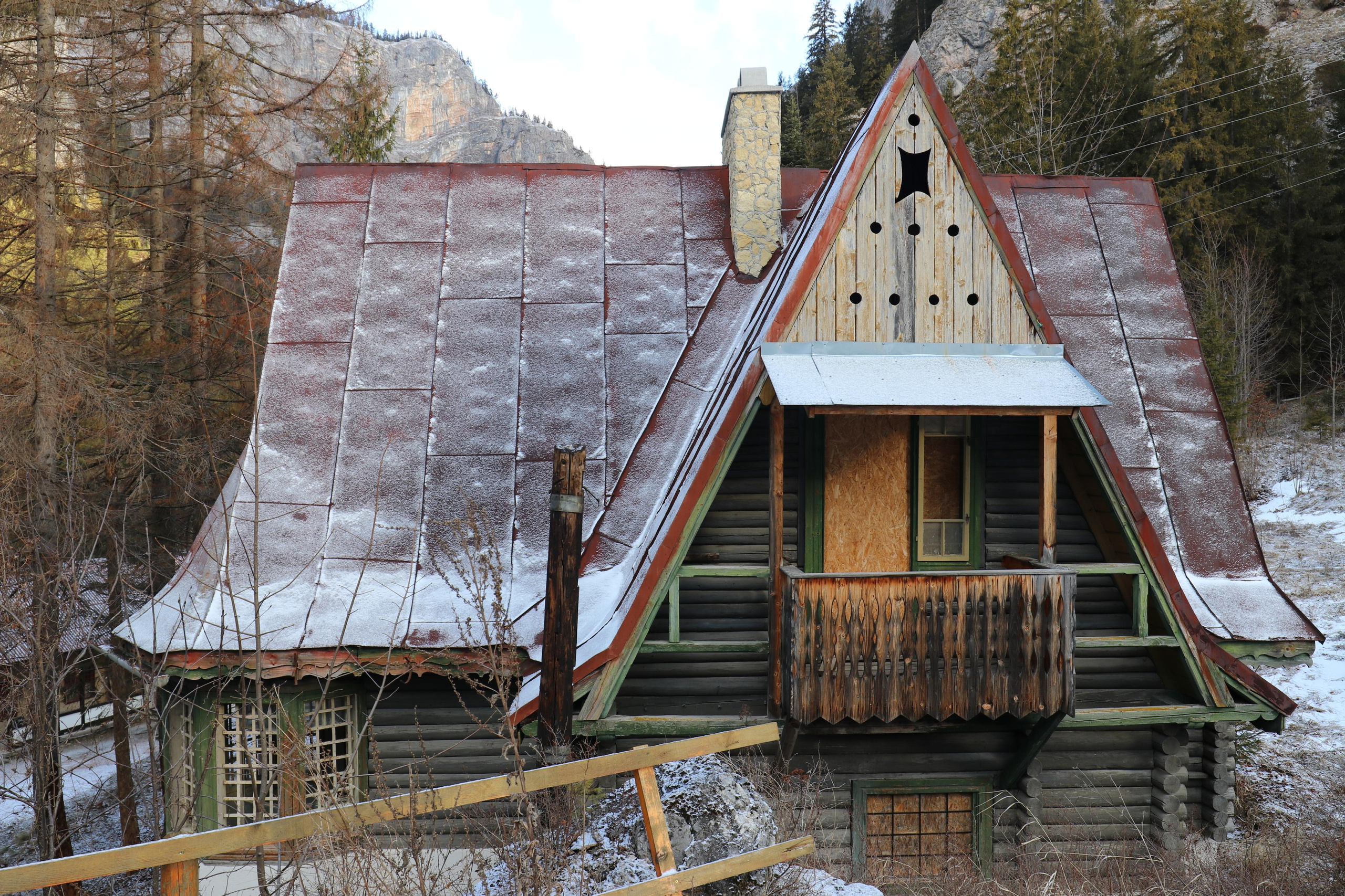 Красивый домик, пусть даже немного заброшенный