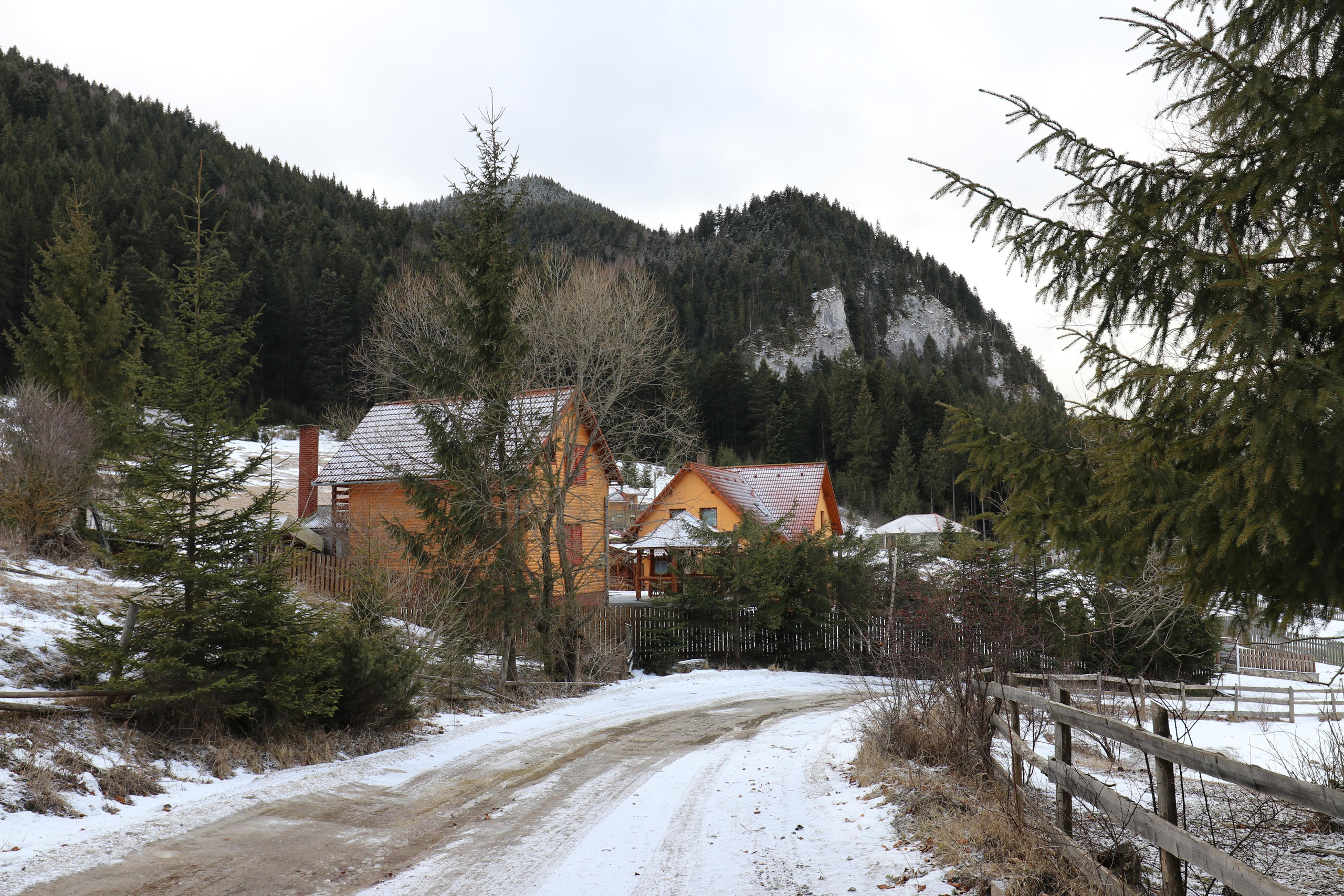 По дороге на смотровую площадку и к водопадам