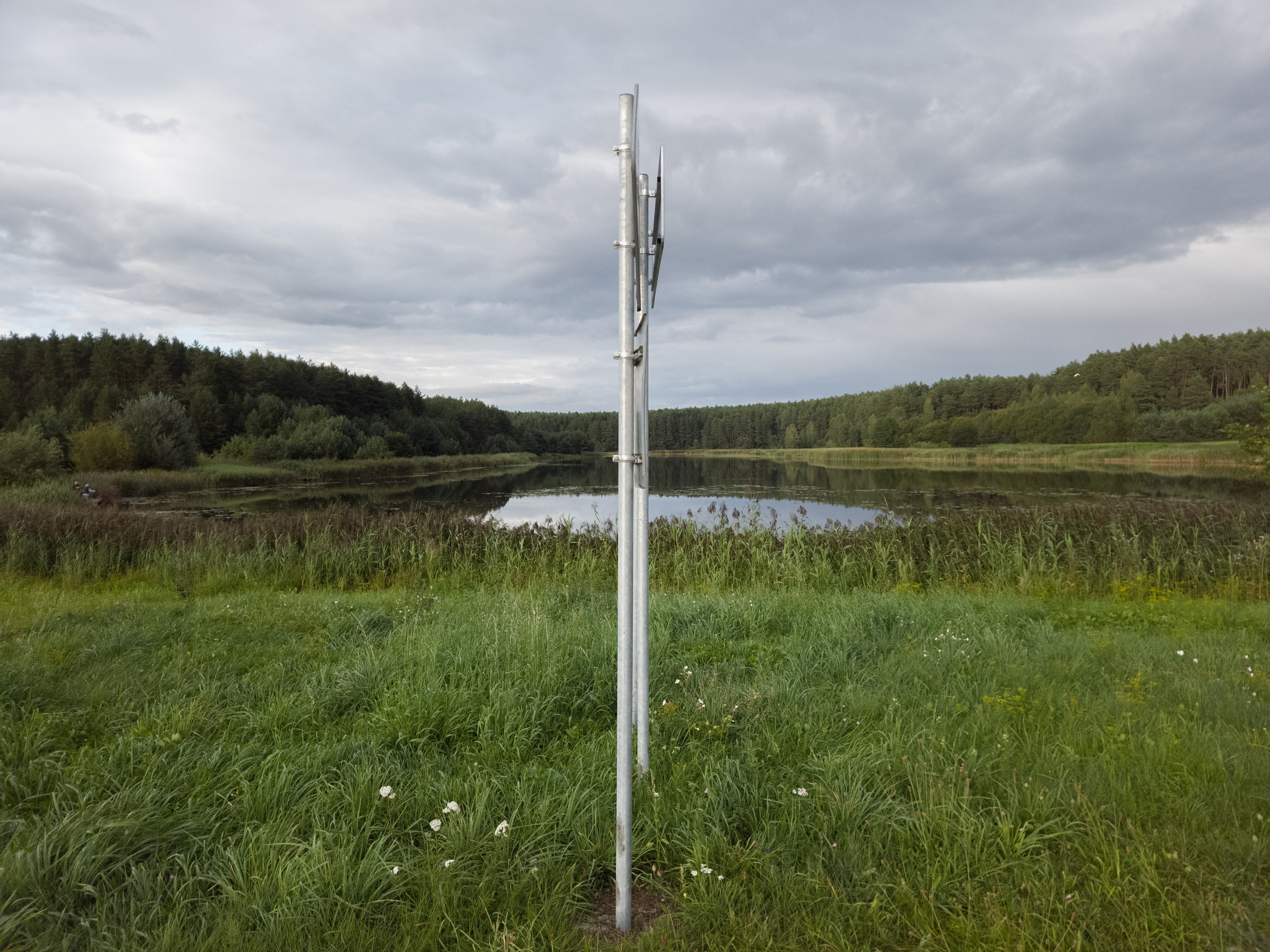 Home.land. Künstler Verstecktoff