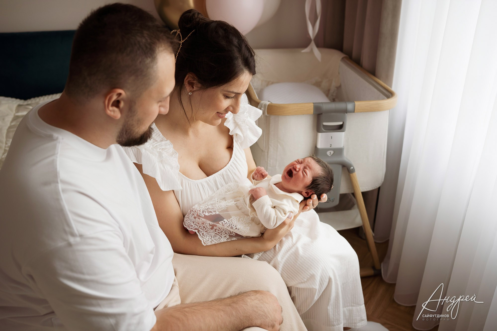 Мама, папа и новорожденный ребенок, семейная фотосессия в Ростове-на-Дону, фотограф Андрей Сайфутдинов.