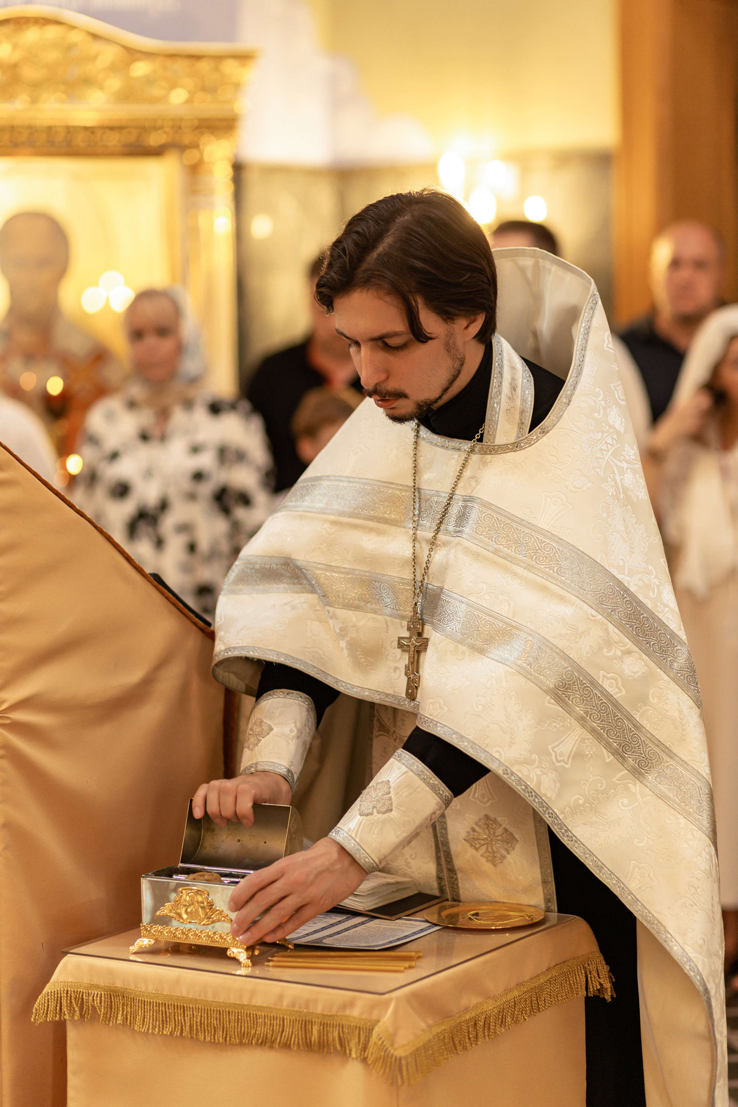 Храм Святой Блаженной Ксении Петербургской. Семейный фотограф в Санкт-Петербурге Любовь Савкина
