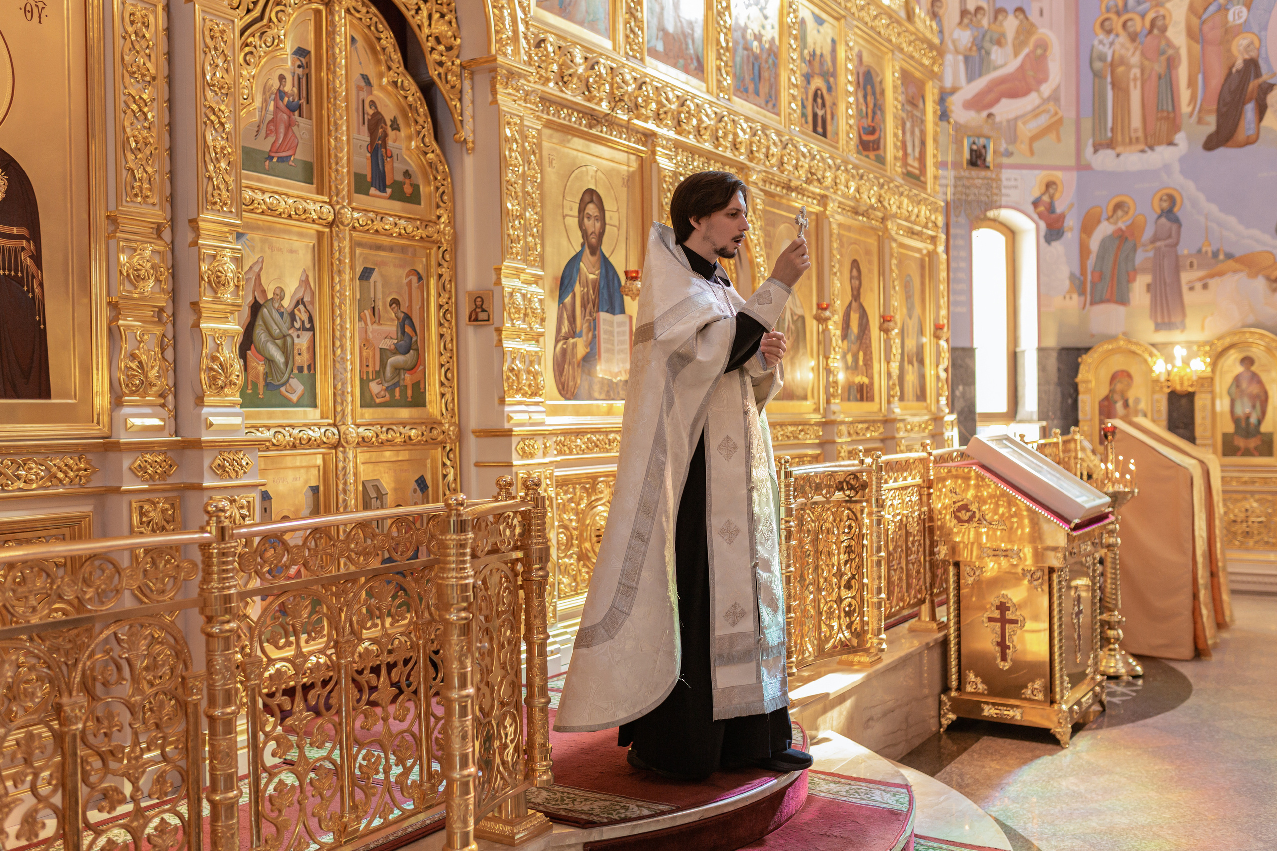 Храм Святой Блаженной Ксении Петербургской. Семейный фотограф в Санкт-Петербурге Любовь Савкина
