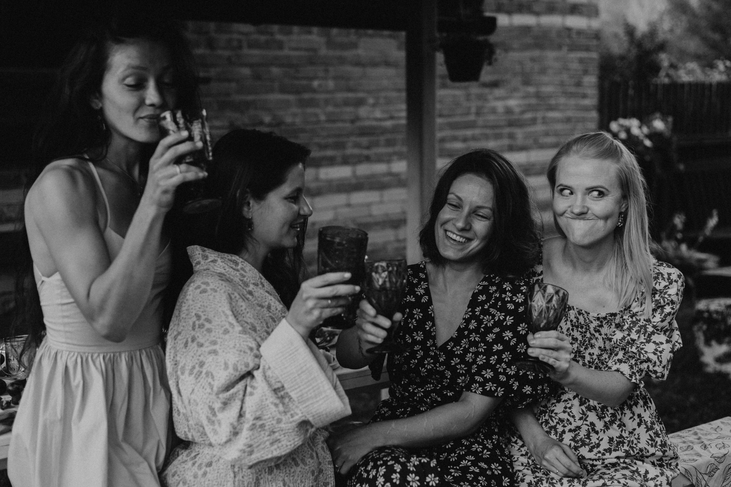 Подруги. Дача. Фотограф Настя Леонова